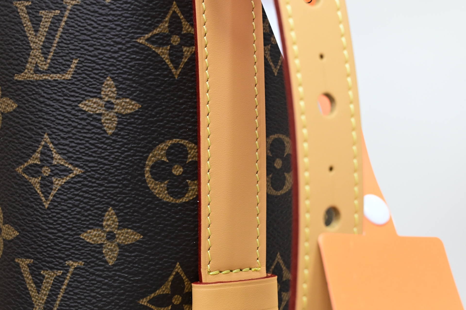 LOUIS VUITTON - finekick.vip