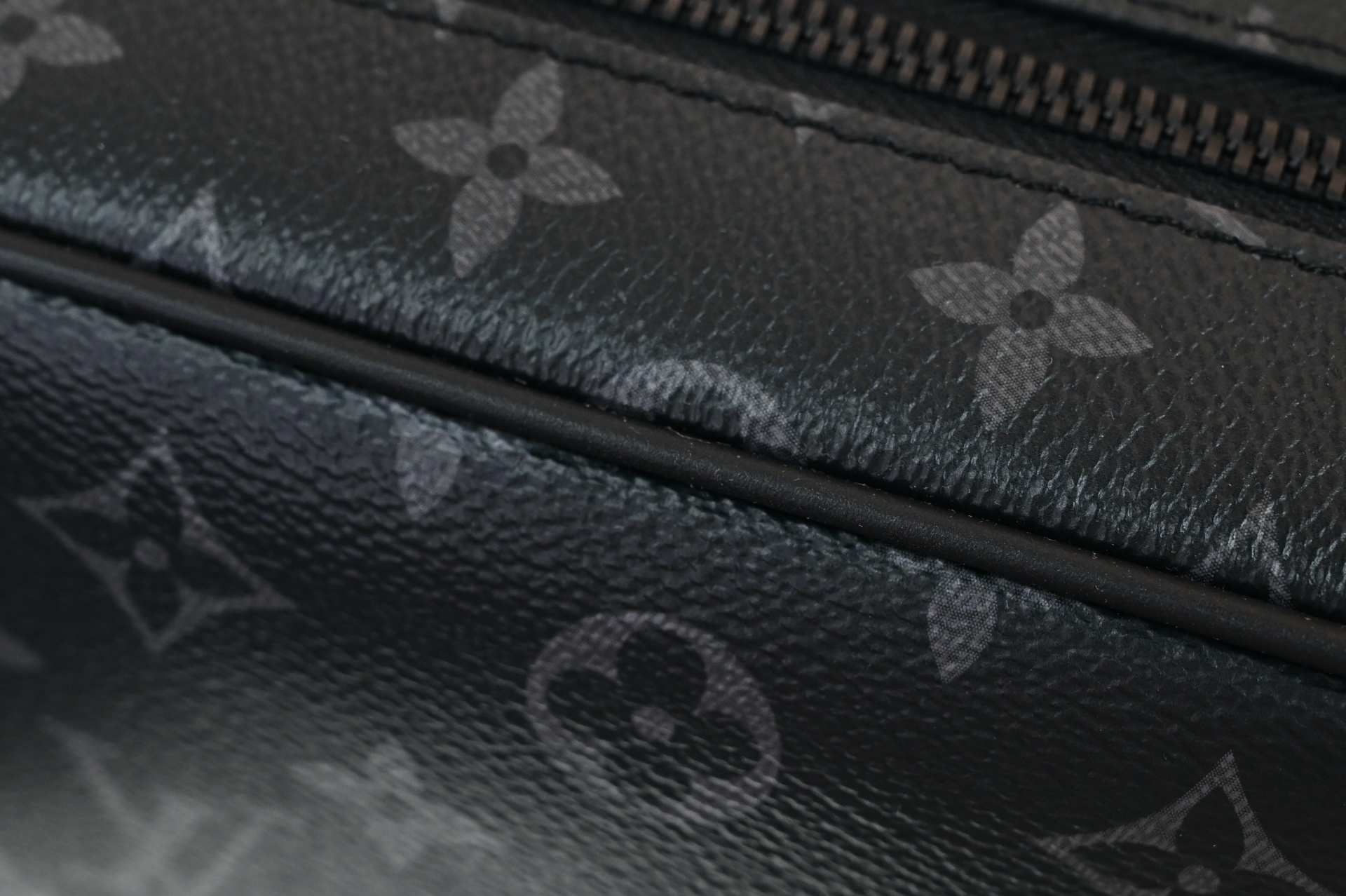 LOUIS VUITTON - finekick.vip