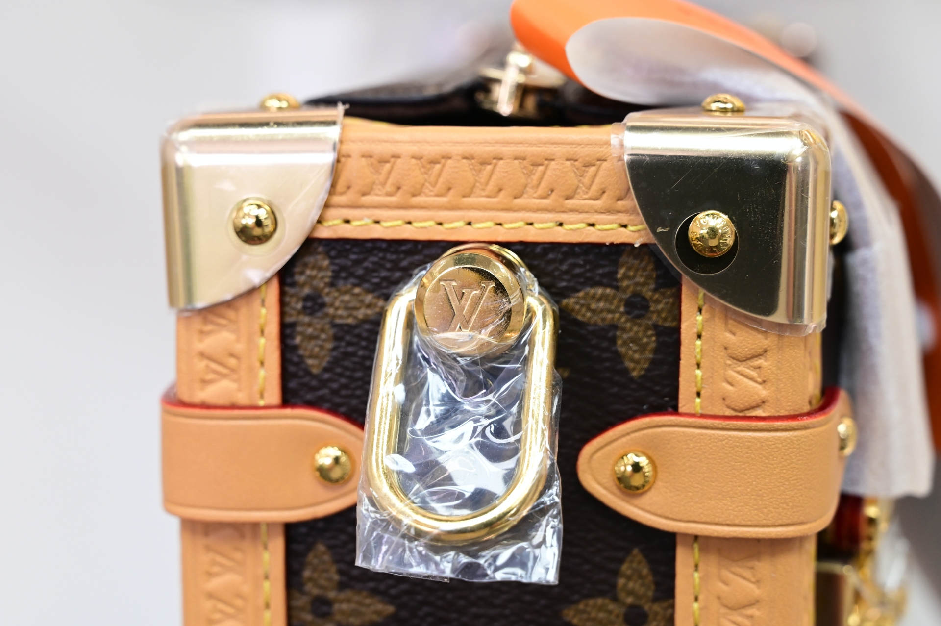 LOUIS VUITTON - finekick.vip