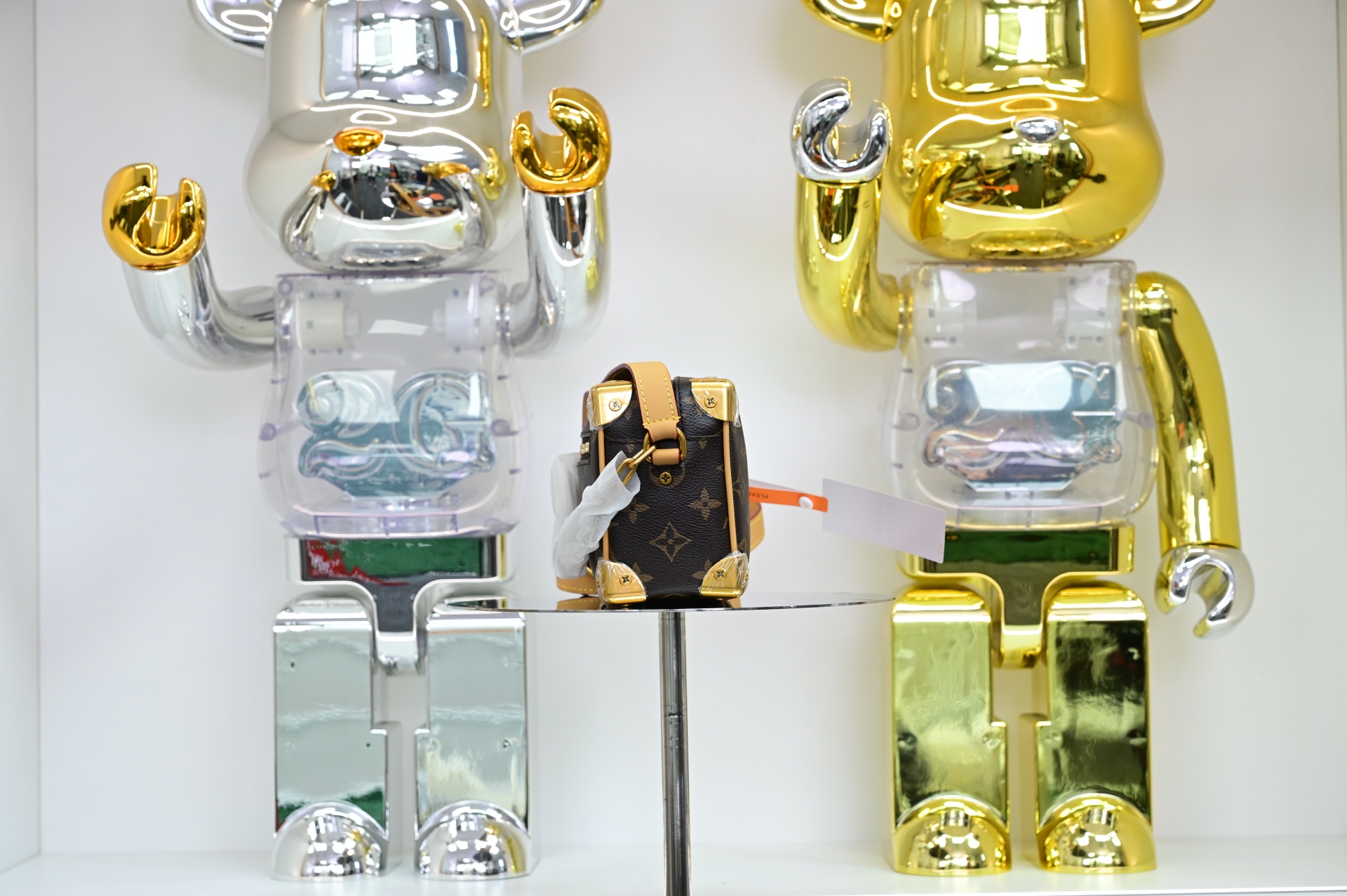 LOUIS VUITTON - finekick.vip