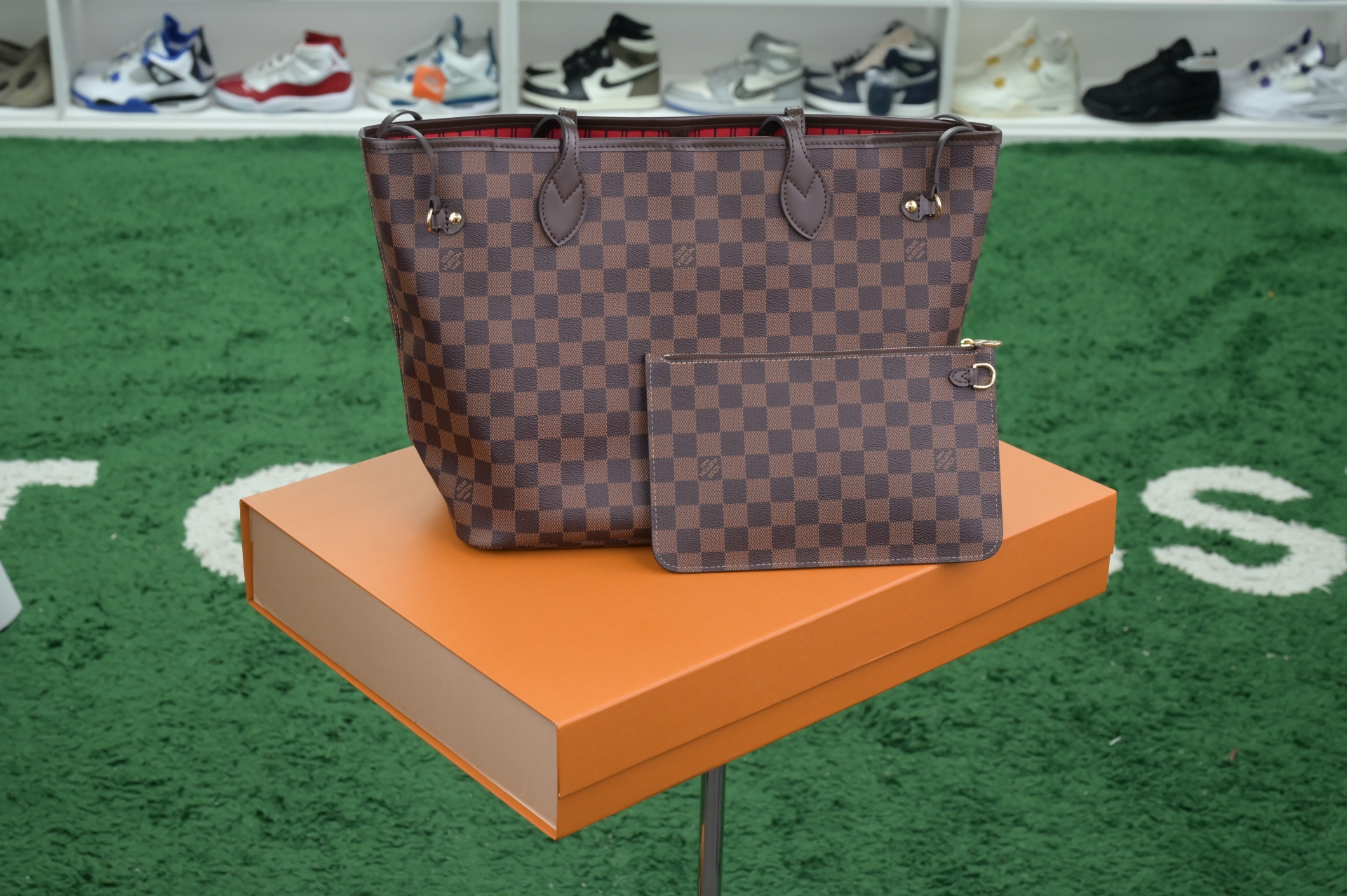 LOUIS VUITTON - finekick.vip