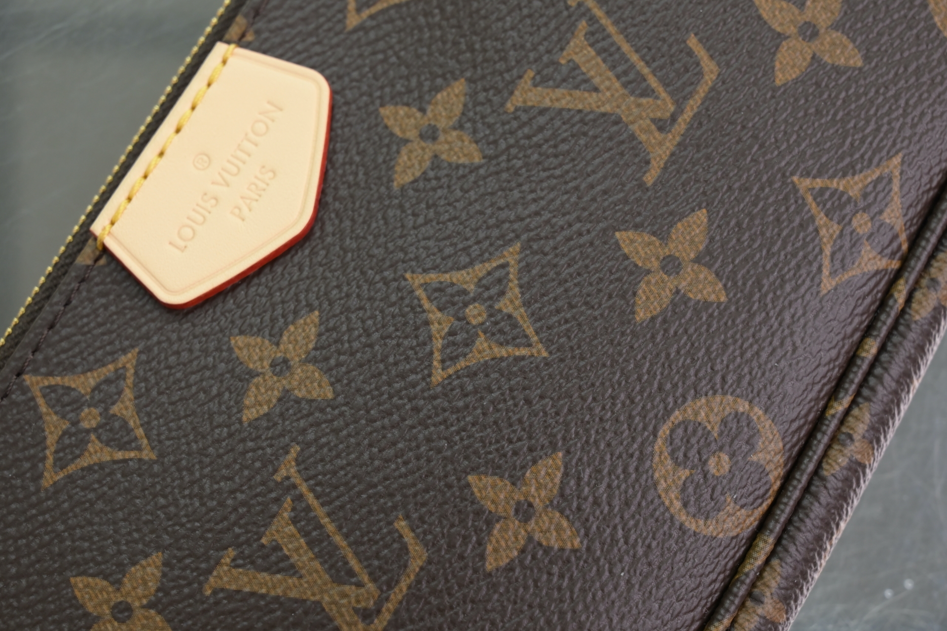 LOUIS VUITTON - finekick.vip