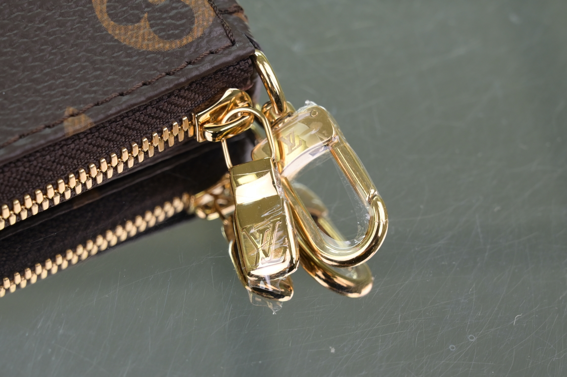 LOUIS VUITTON - finekick.vip