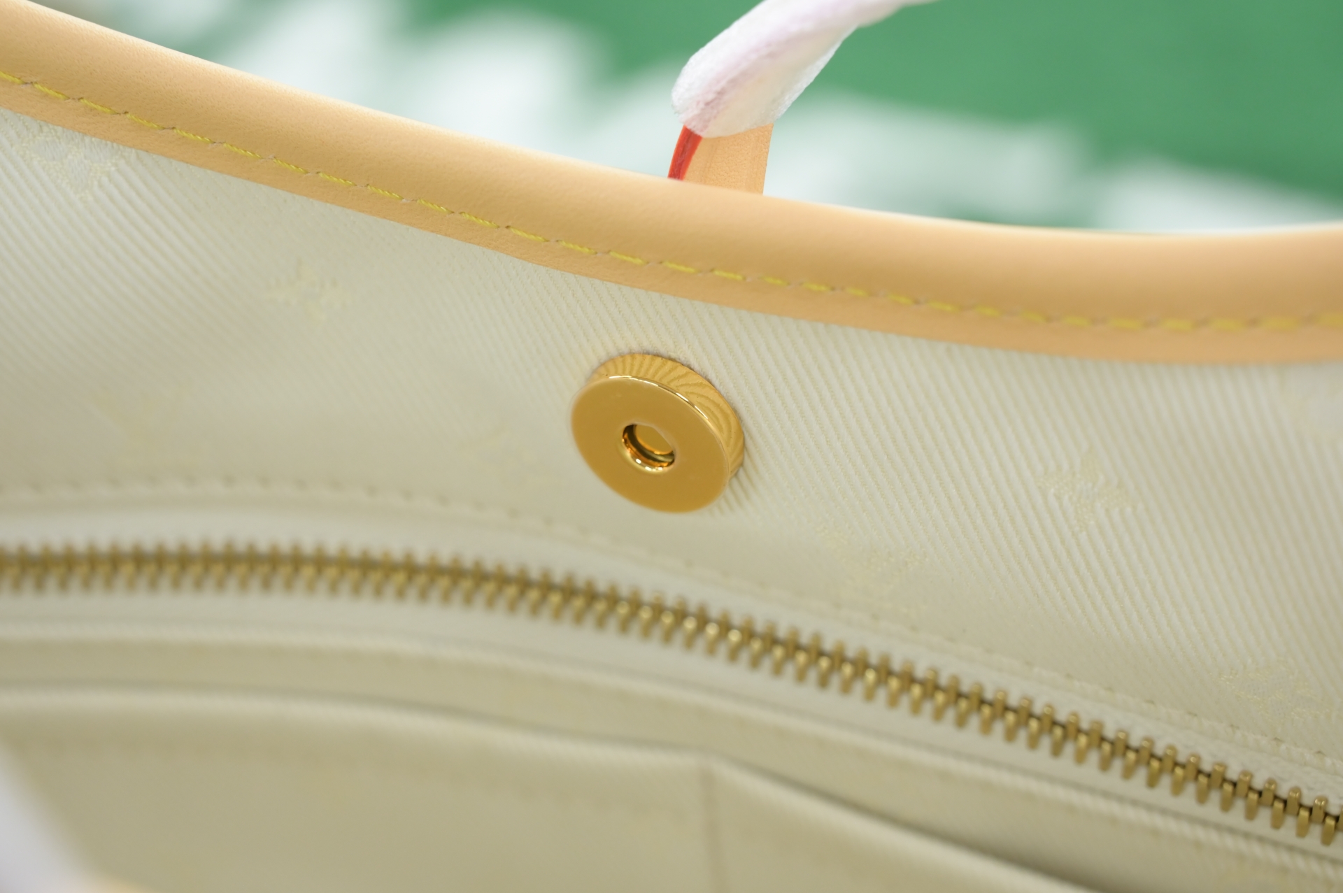 LOUIS VUITTON - finekick.vip