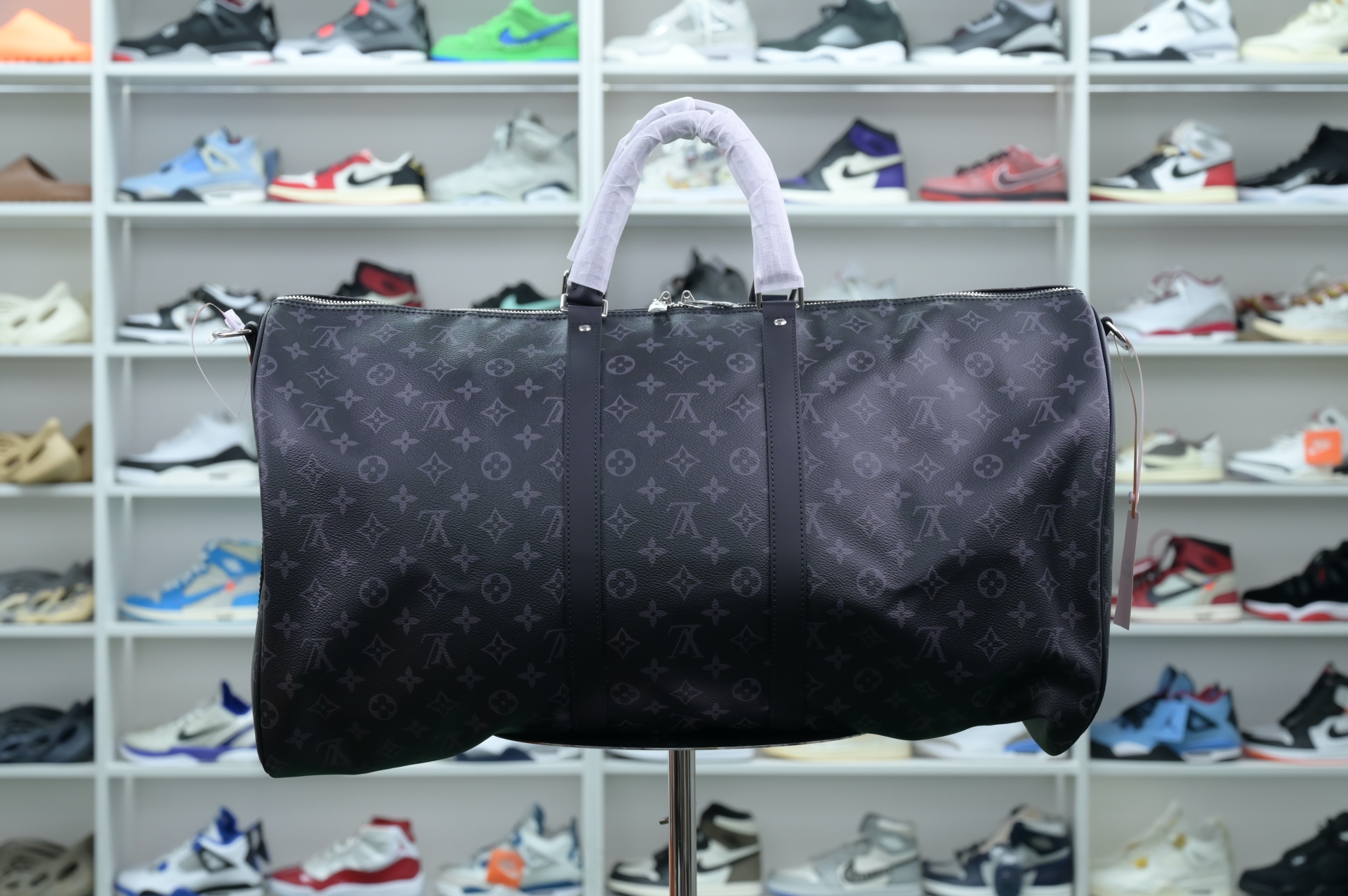 LOUIS VUITTON - finekick.vip