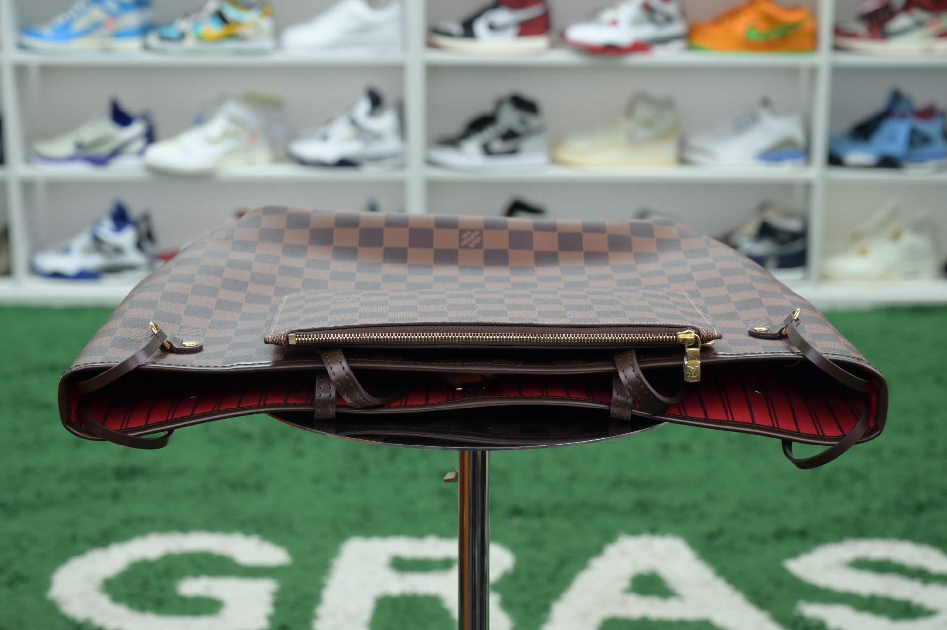 LOUIS VUITTON - finekick.vip