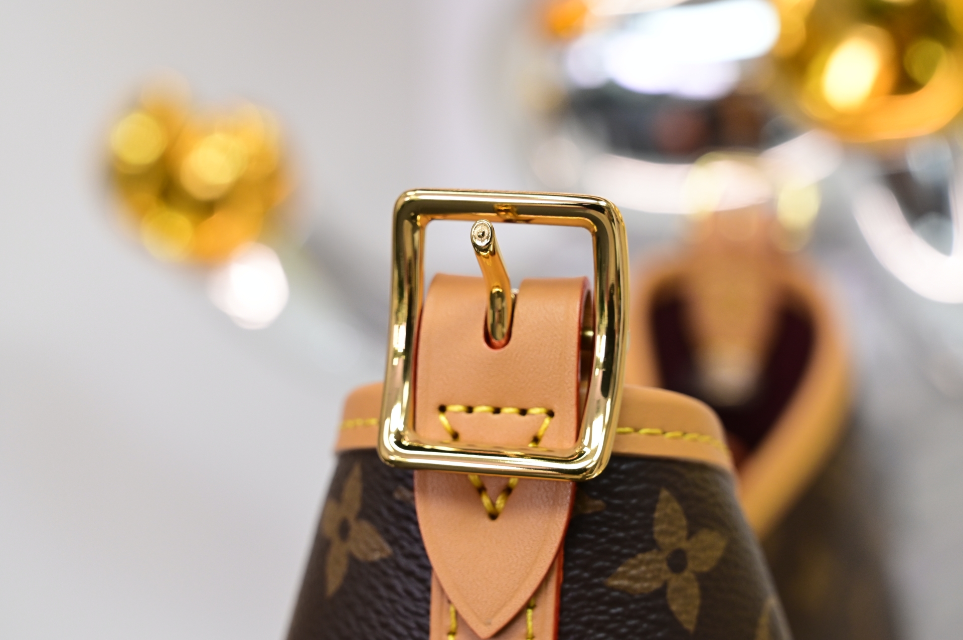 LOUIS VUITTON - finekick.vip