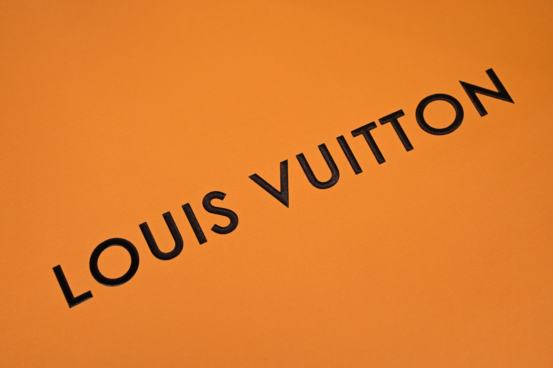 LOUIS VUITTON - finekick.vip