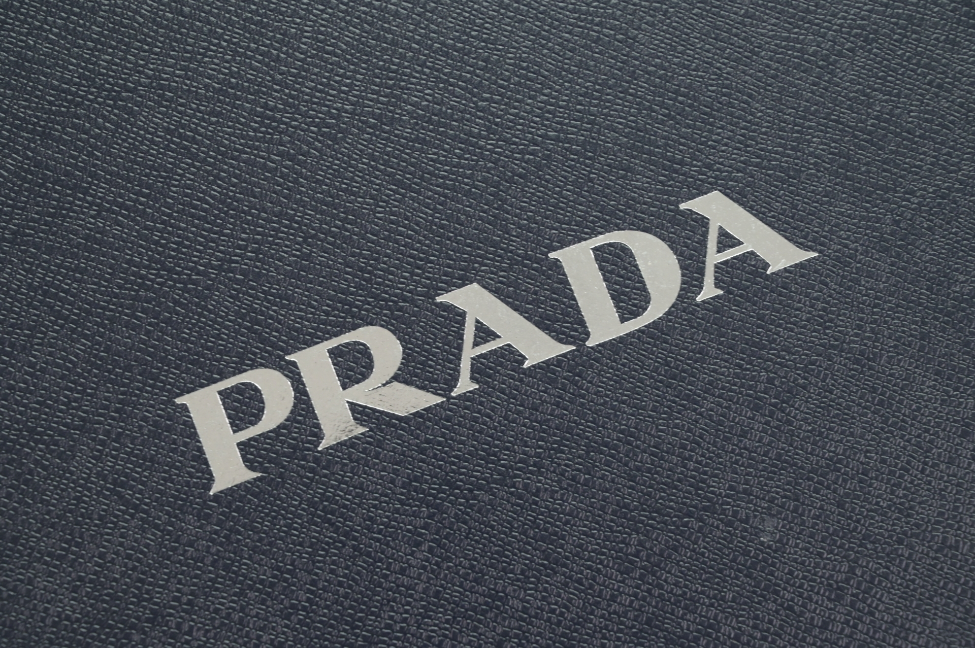 PRADA - finekick.vip