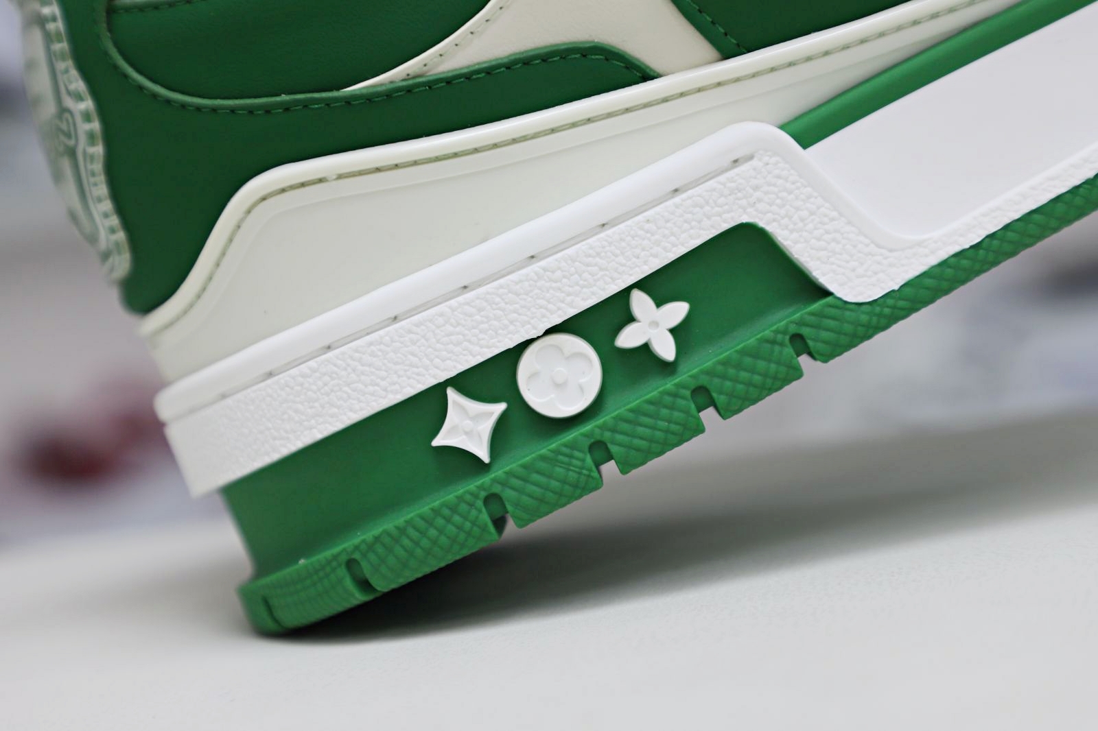 L/V  Trainer - finekick.vip