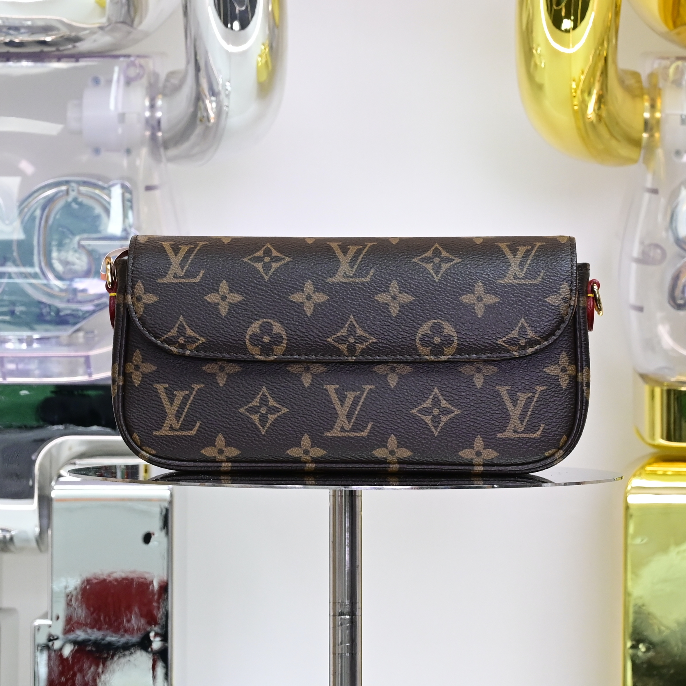 LOUIS VUITTON - finekick.vip