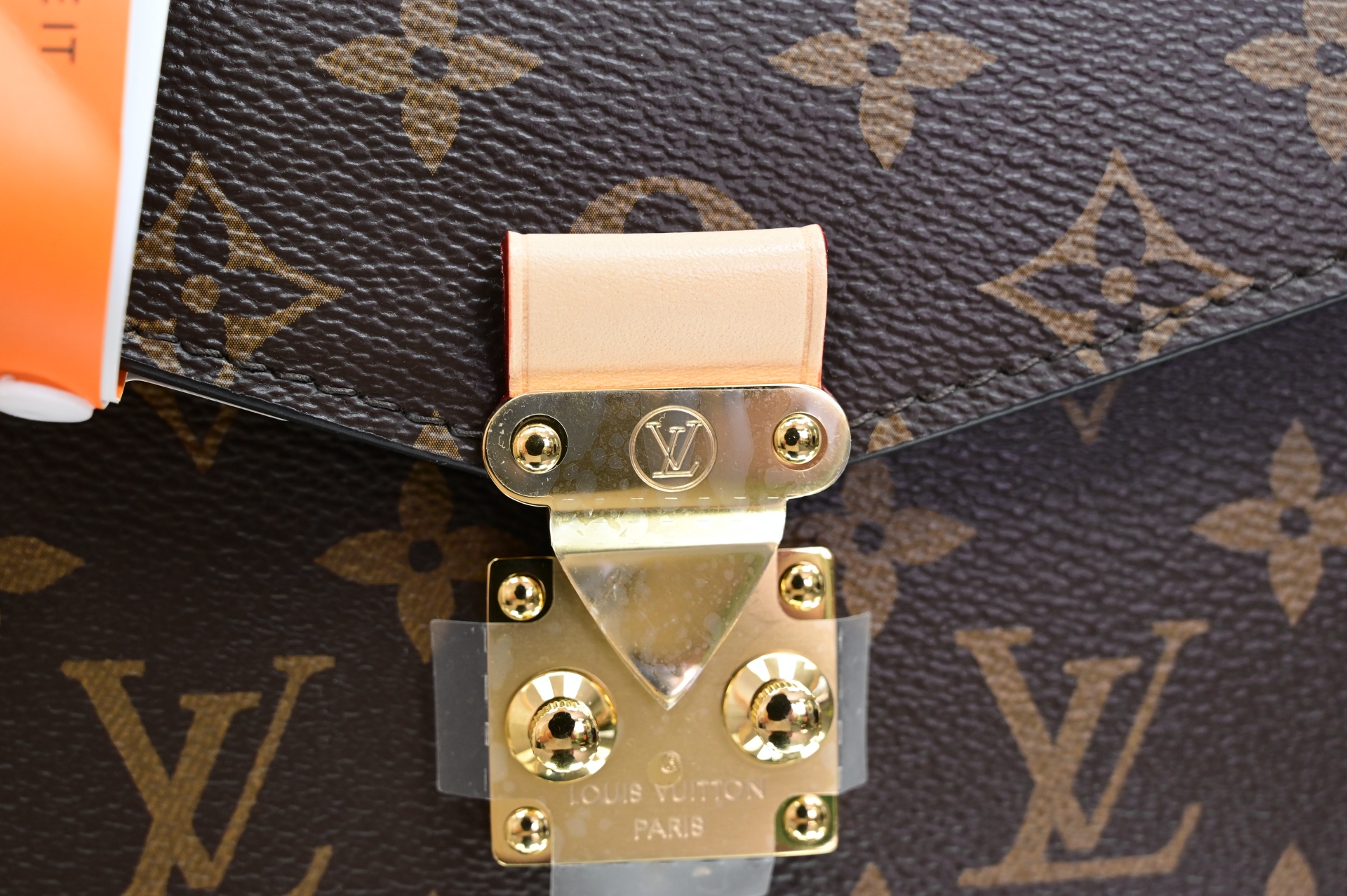 LOUIS VUITTON - finekick.vip