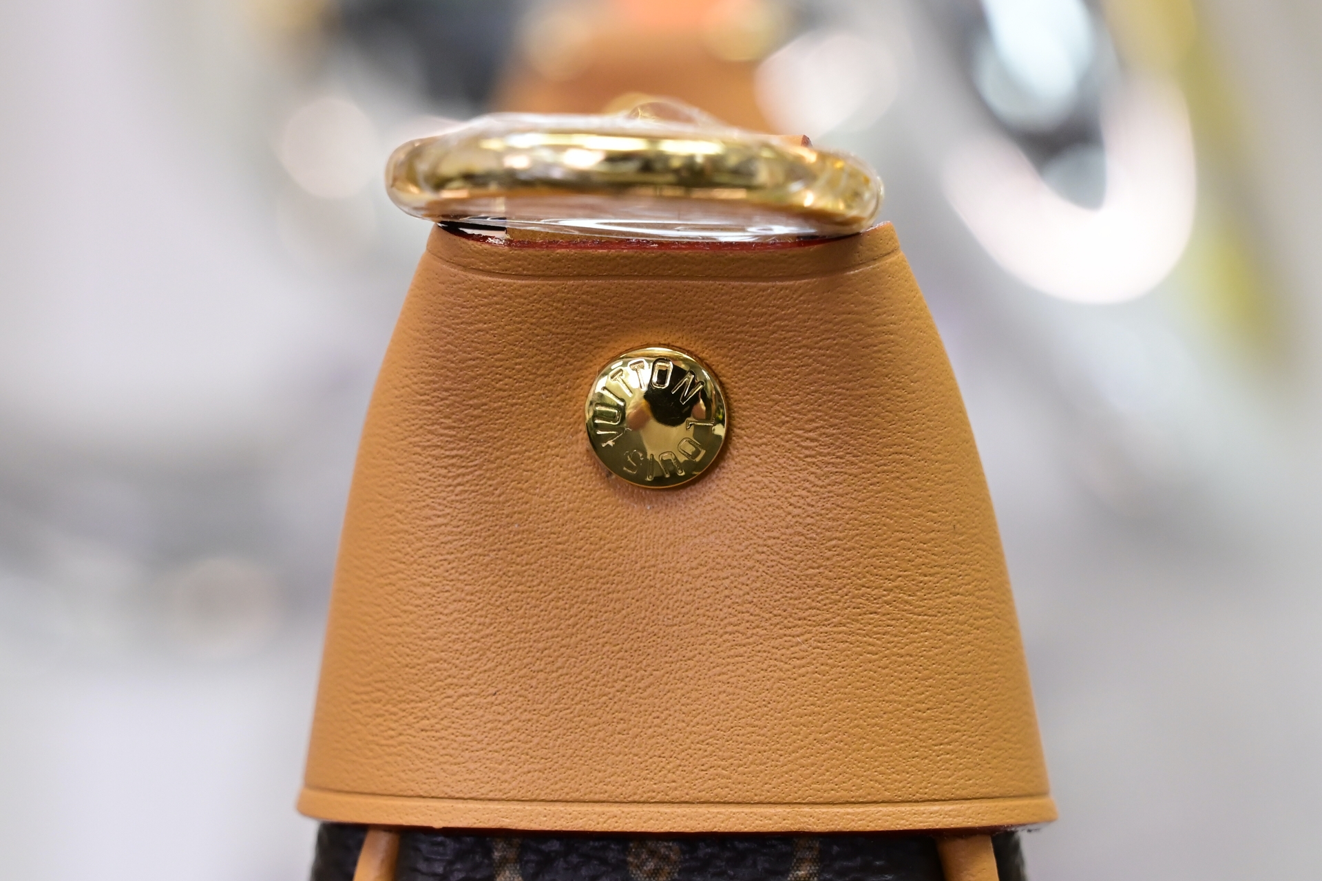LOUIS VUITTON - finekick.vip
