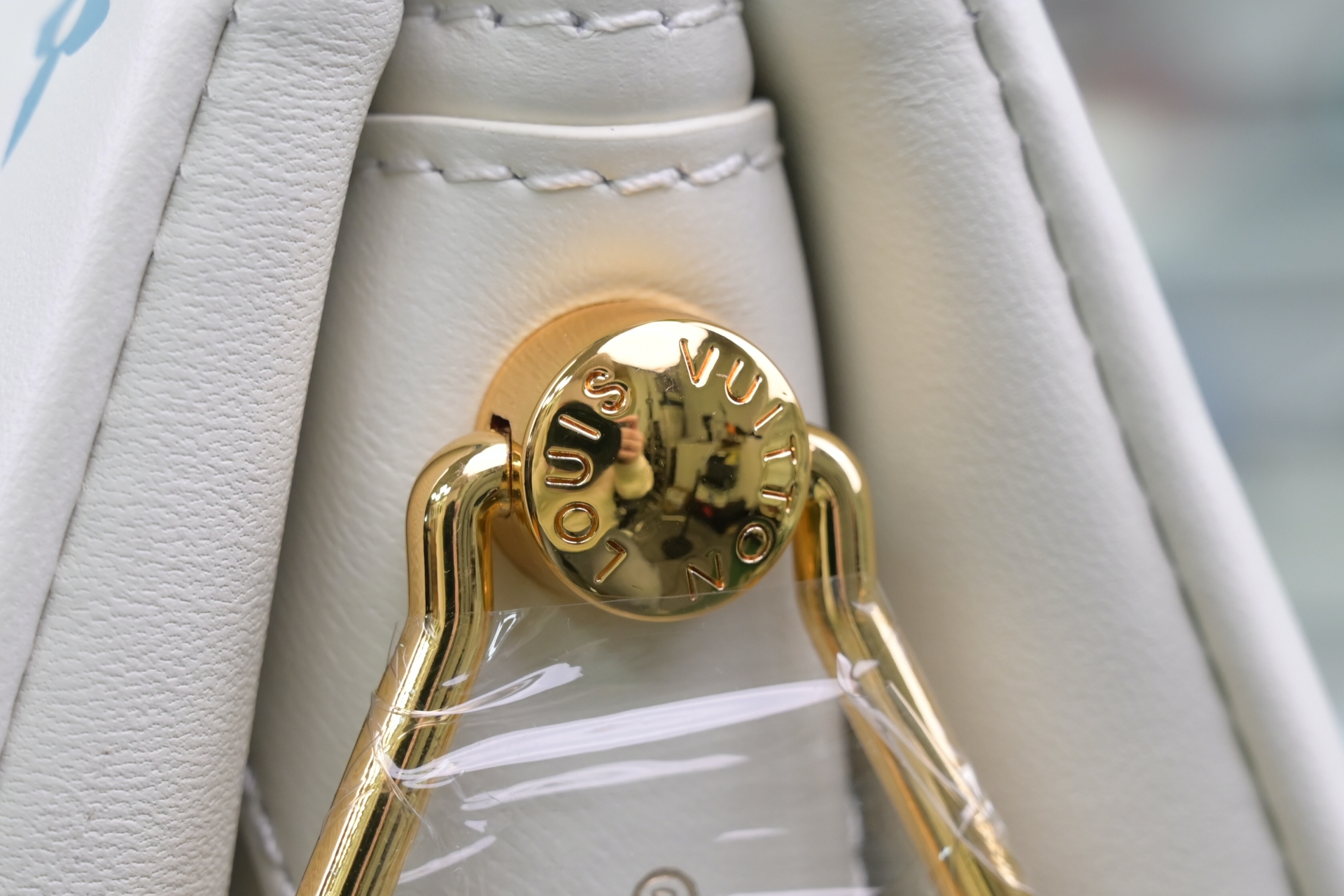 LOUIS VUITTON - finekick.vip