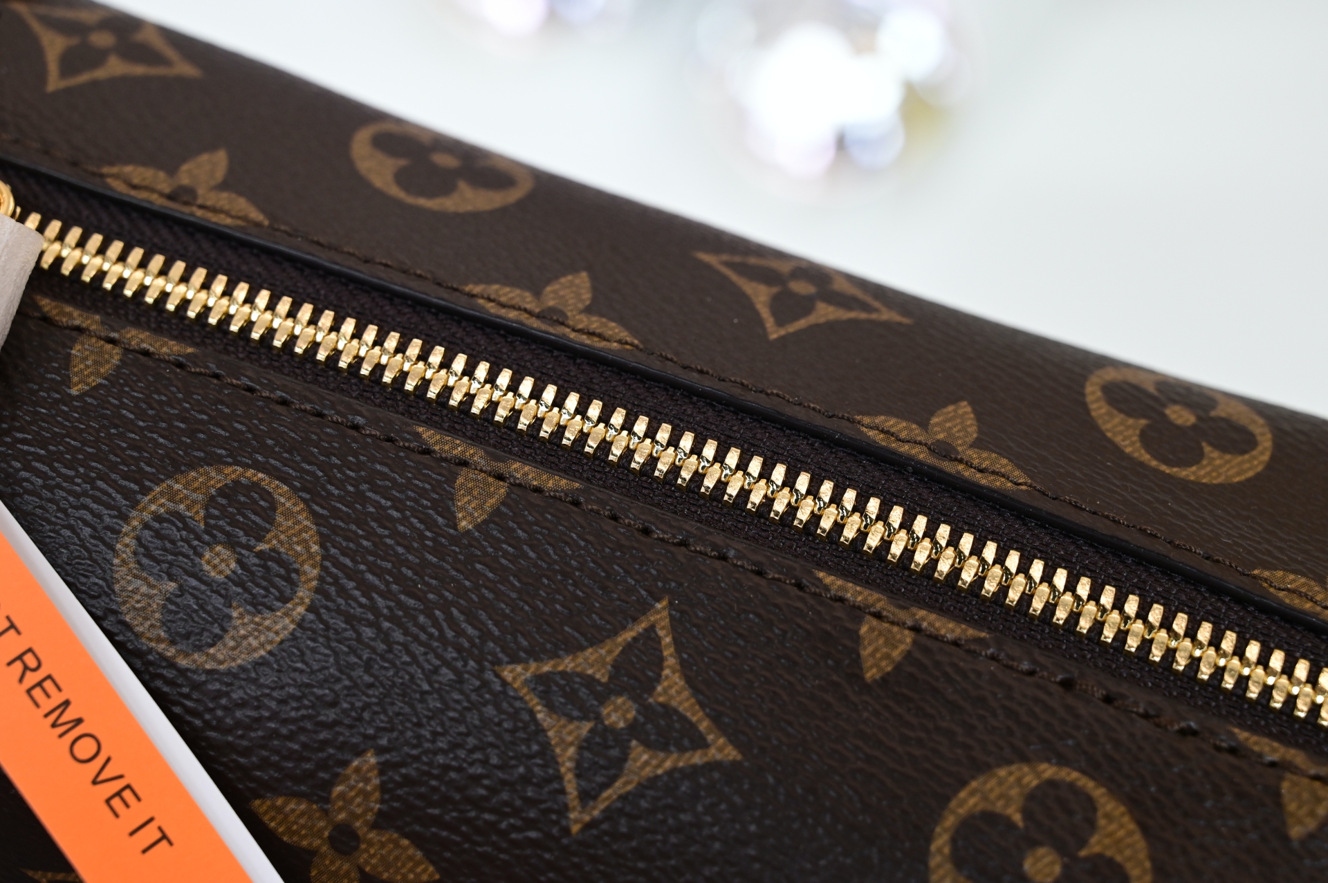 LOUIS VUITTON - finekick.vip