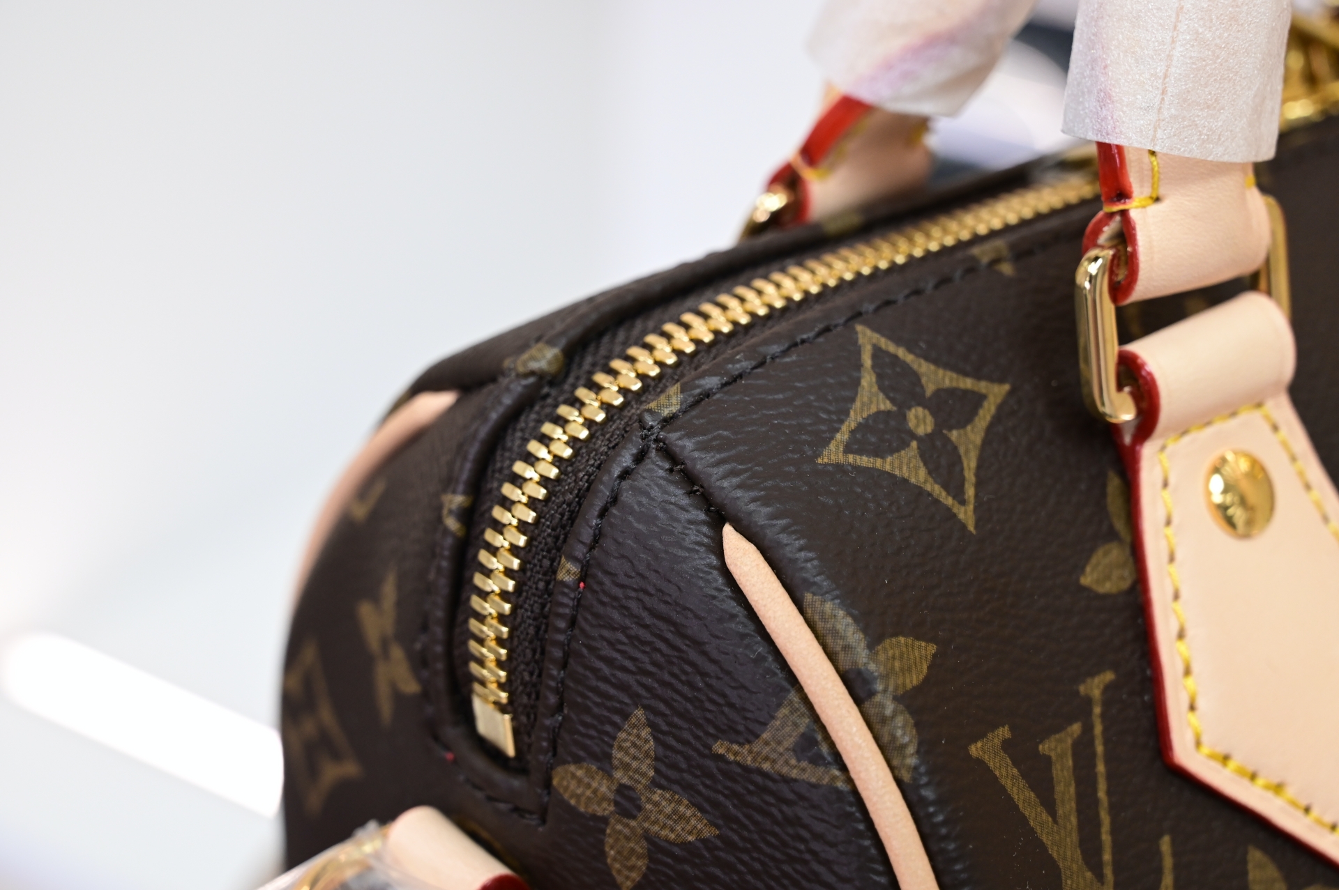 LOUIS VUITTON - finekick.vip