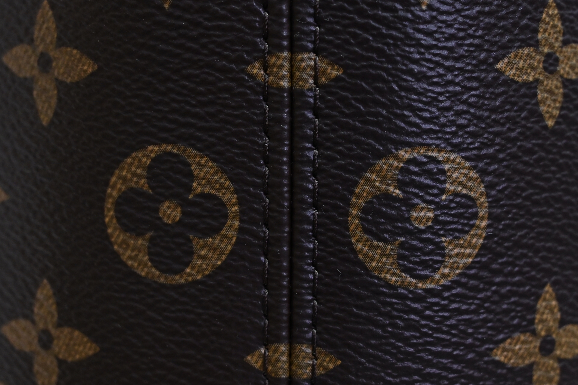 LOUIS VUITTON - finekick.vip