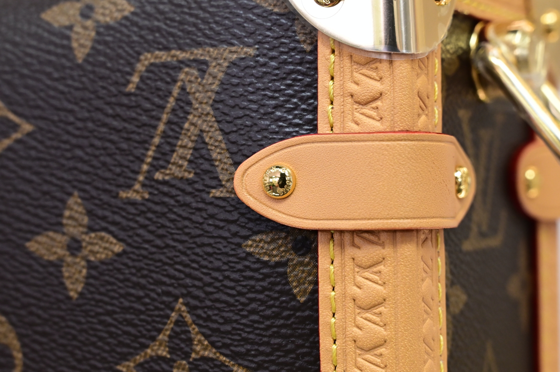 LOUIS VUITTON - finekick.vip