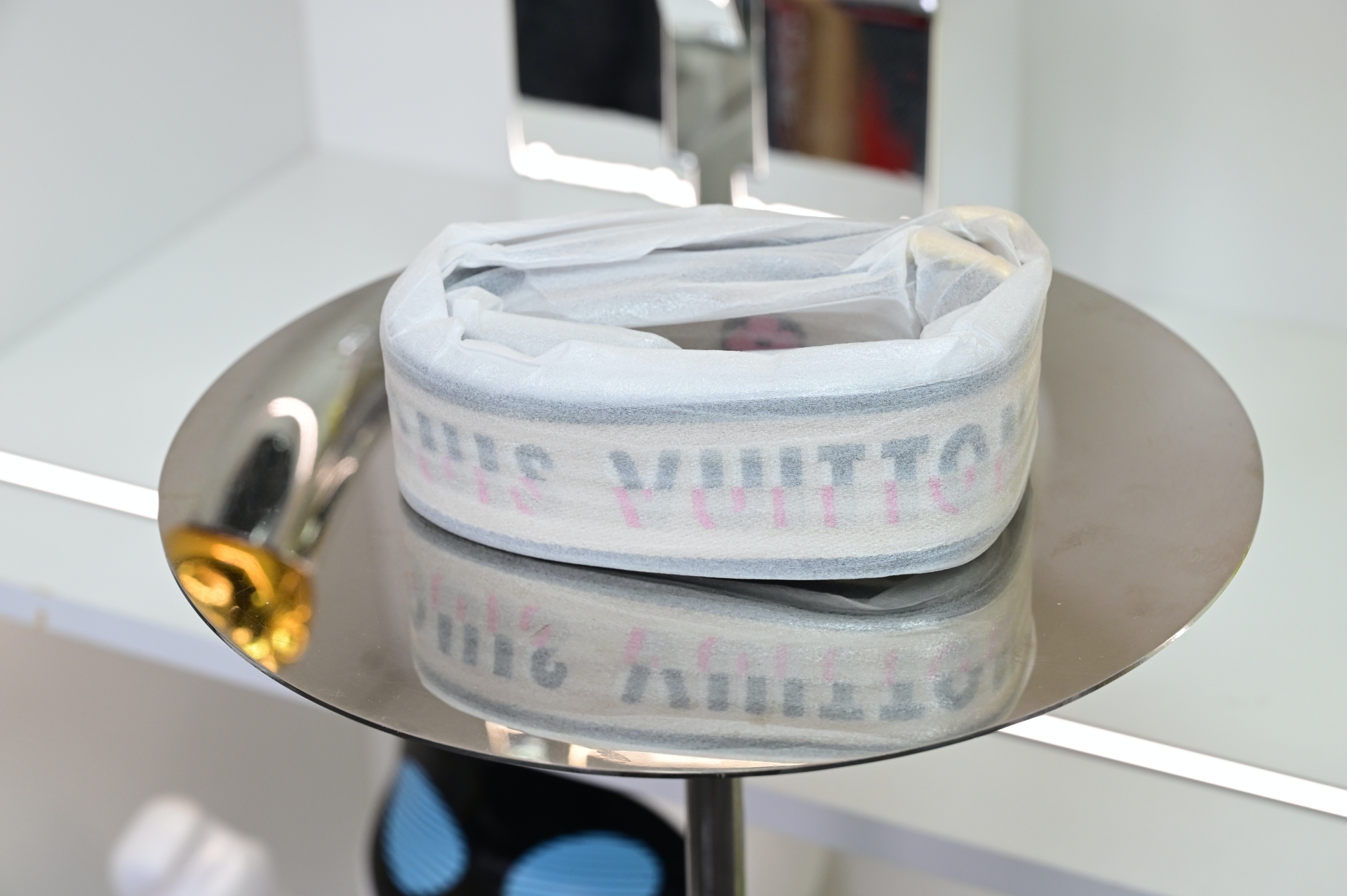 LOUIS VUITTON - finekick.vip