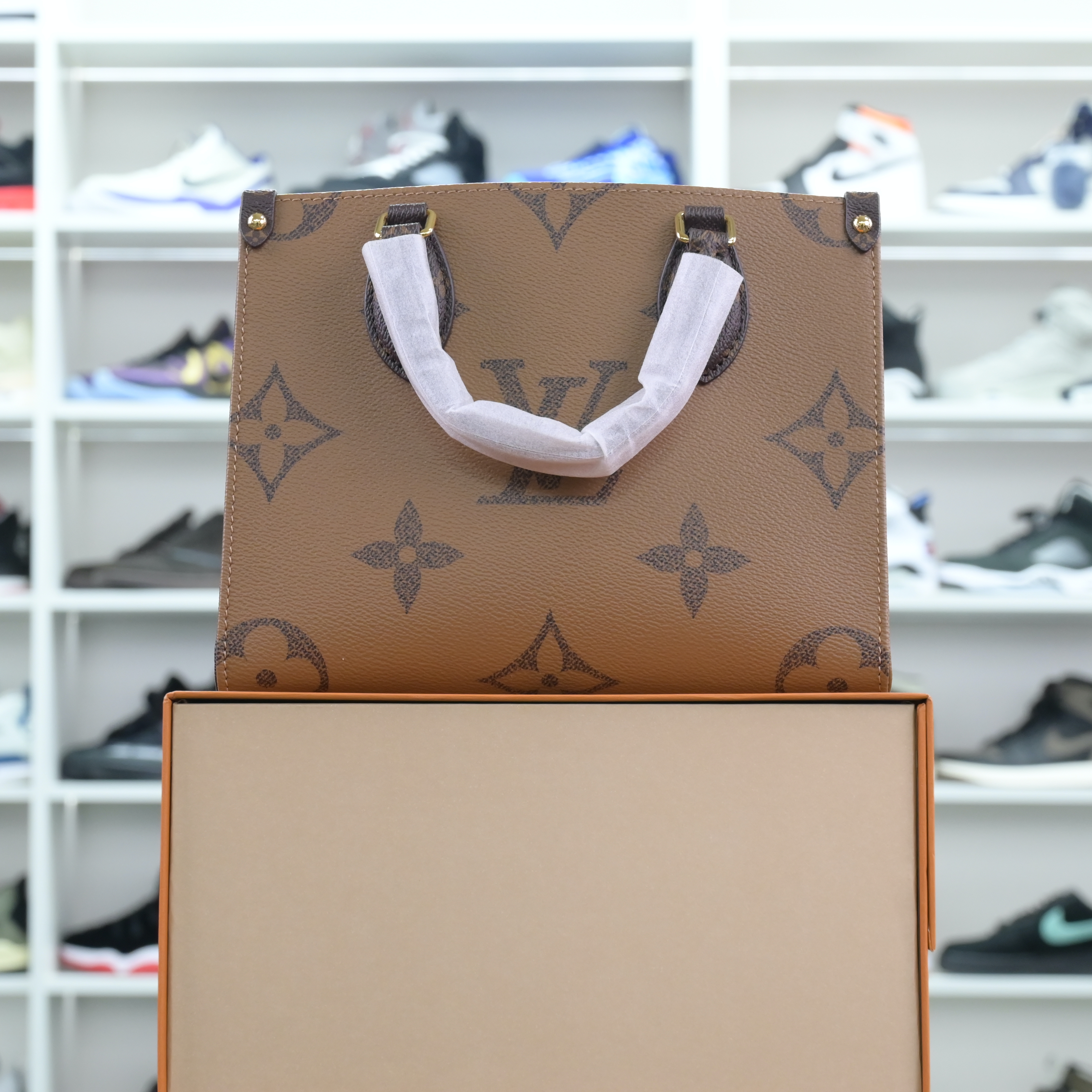 LOUIS VUITTON - finekick.vip
