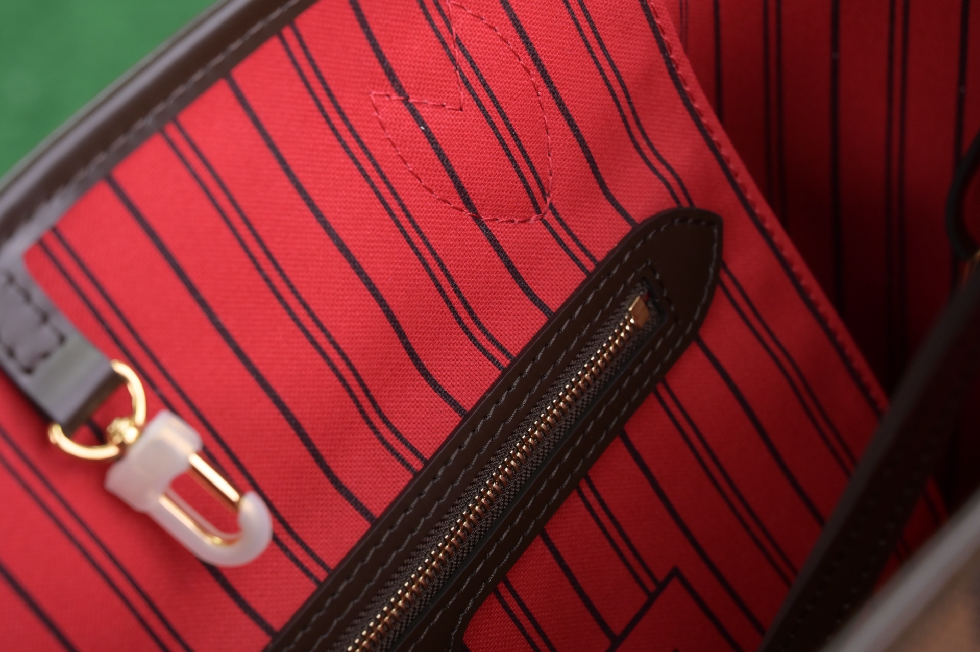 LOUIS VUITTON - finekick.vip