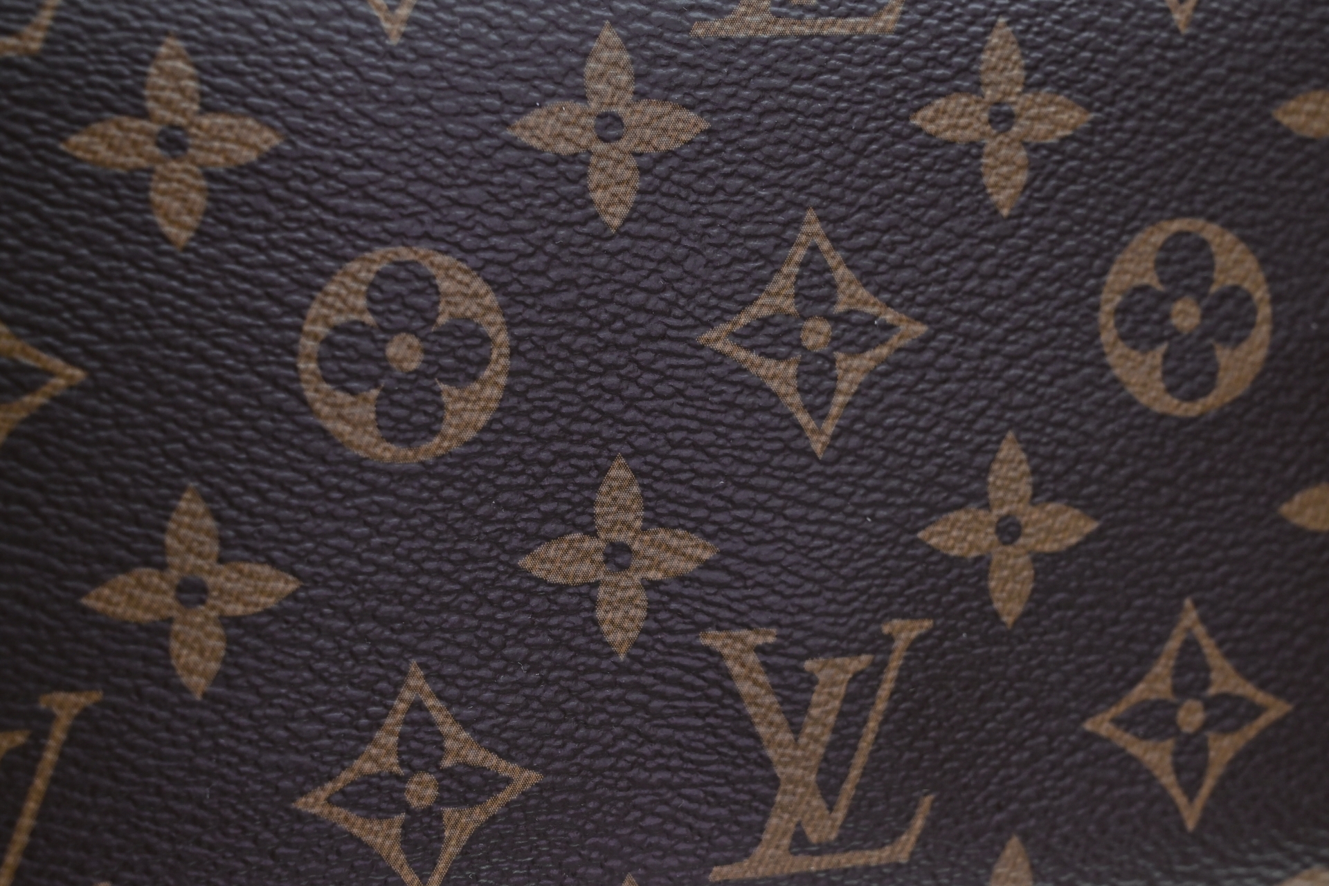 LOUIS VUITTON - finekick.vip