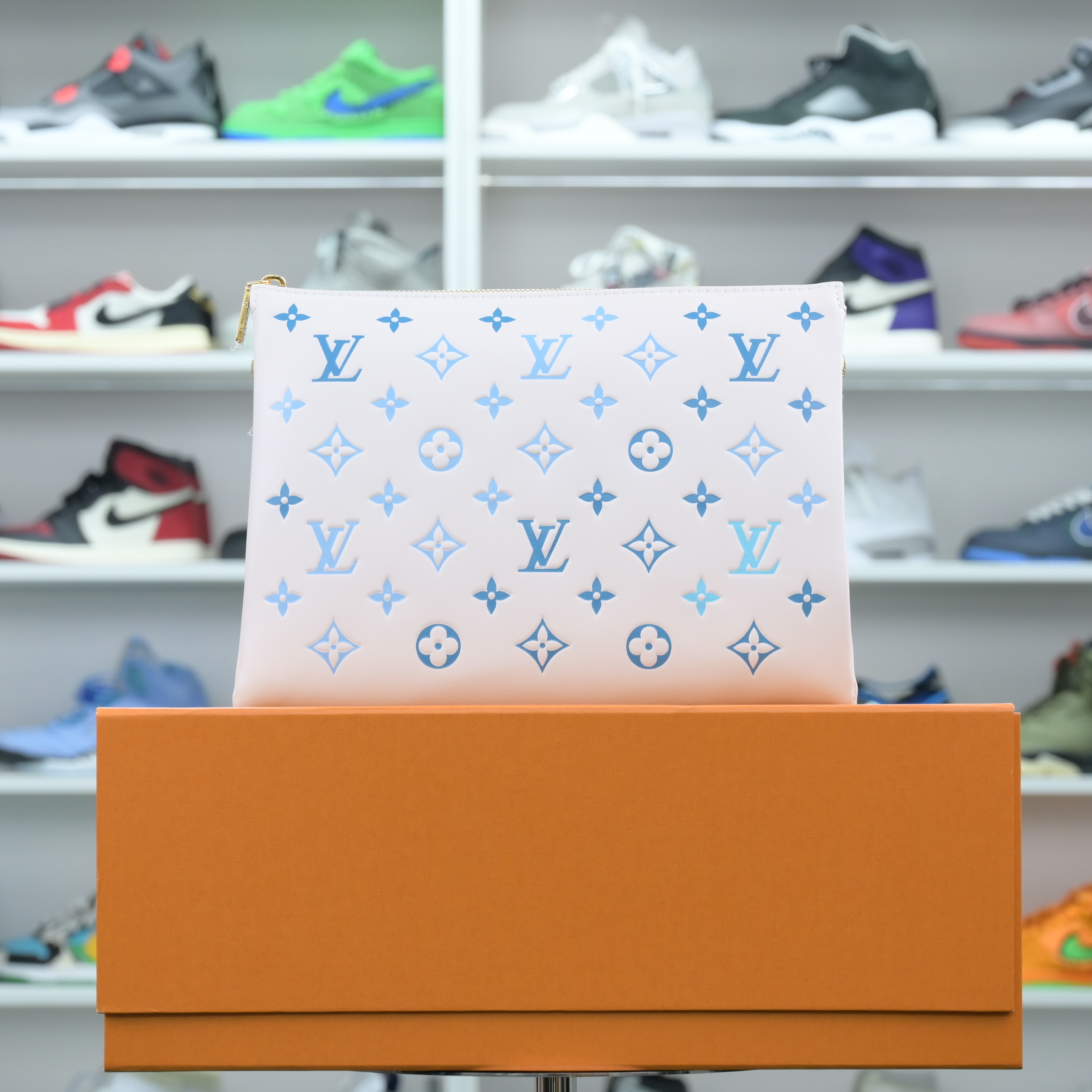 LOUIS VUITTON - finekick.vip