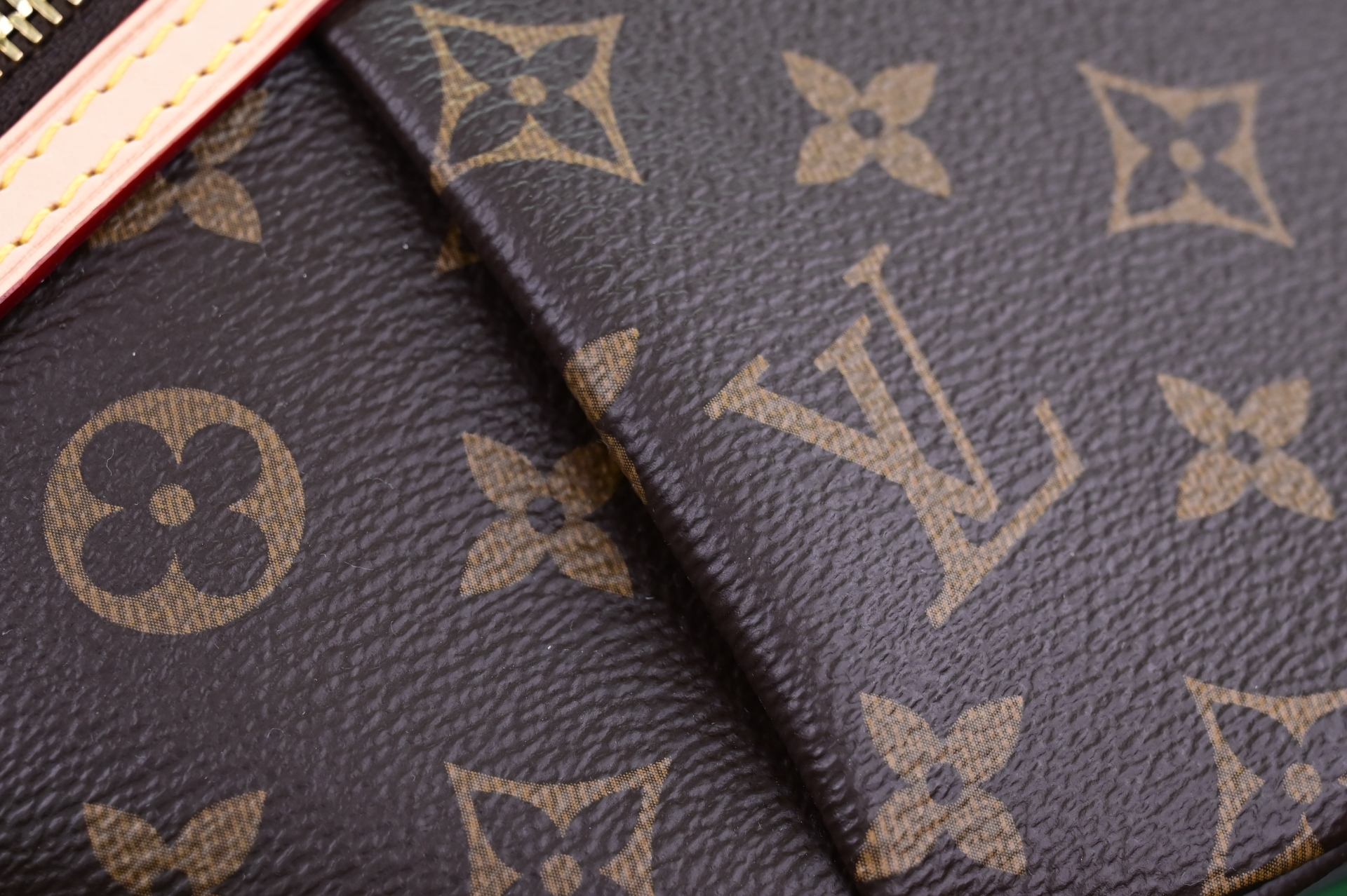 LOUIS VUITTON - finekick.vip