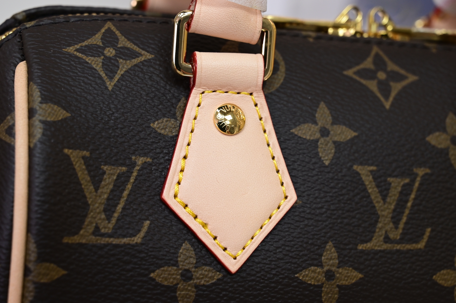 LOUIS VUITTON - finekick.vip