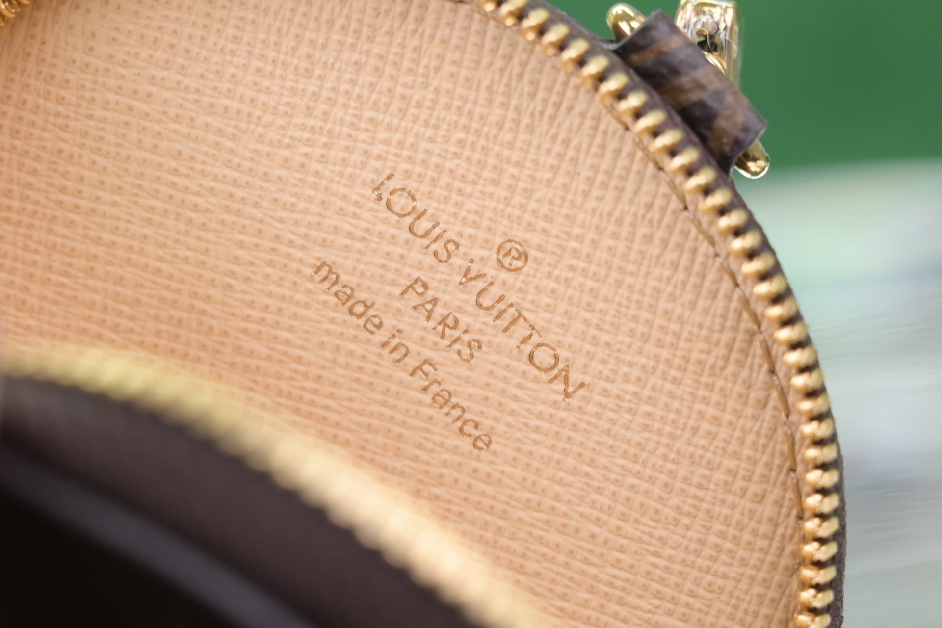 LOUIS VUITTON - finekick.vip
