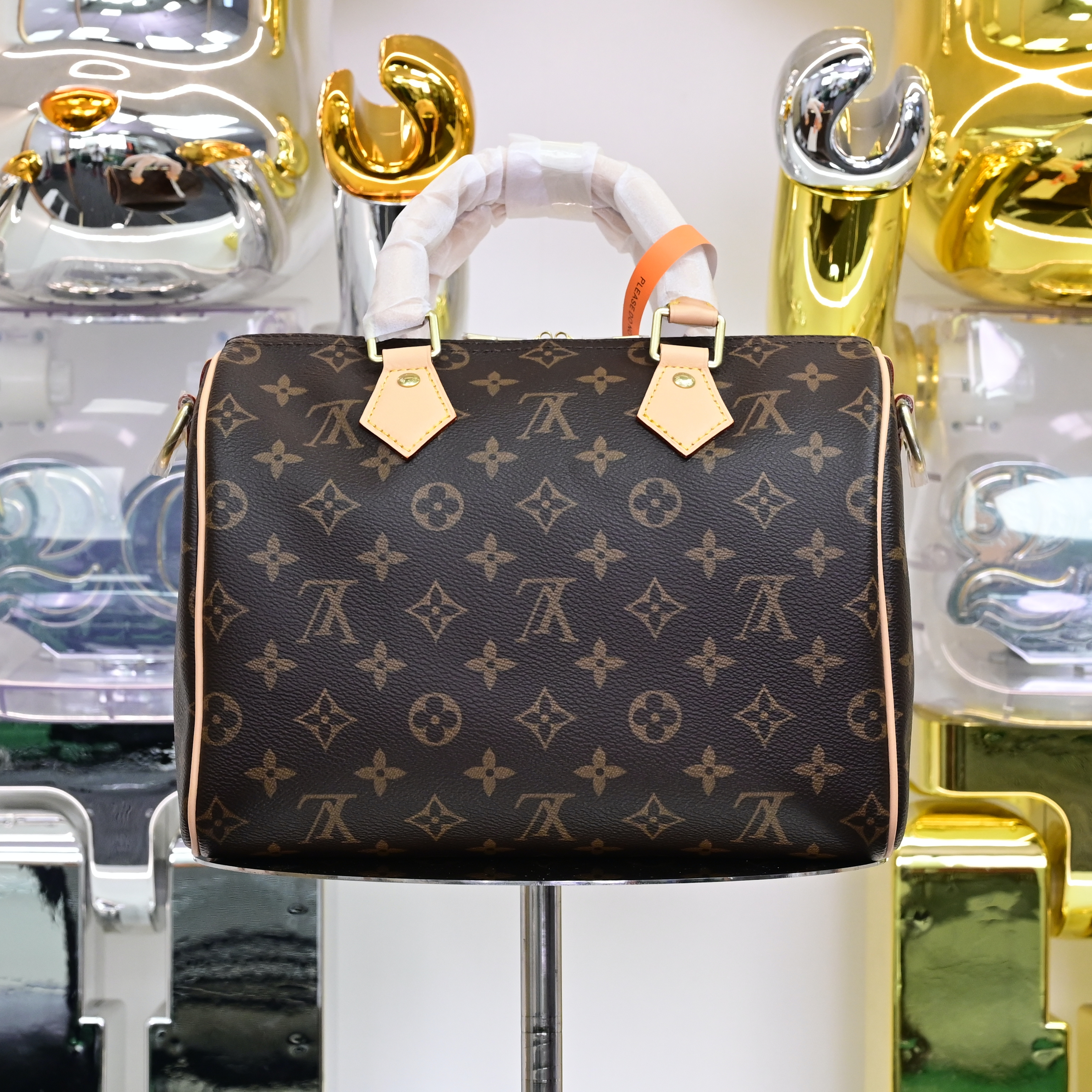 LOUIS VUITTON - finekick.vip