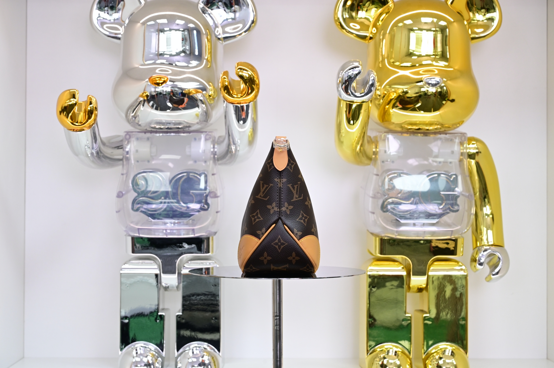 LOUIS VUITTON - finekick.vip