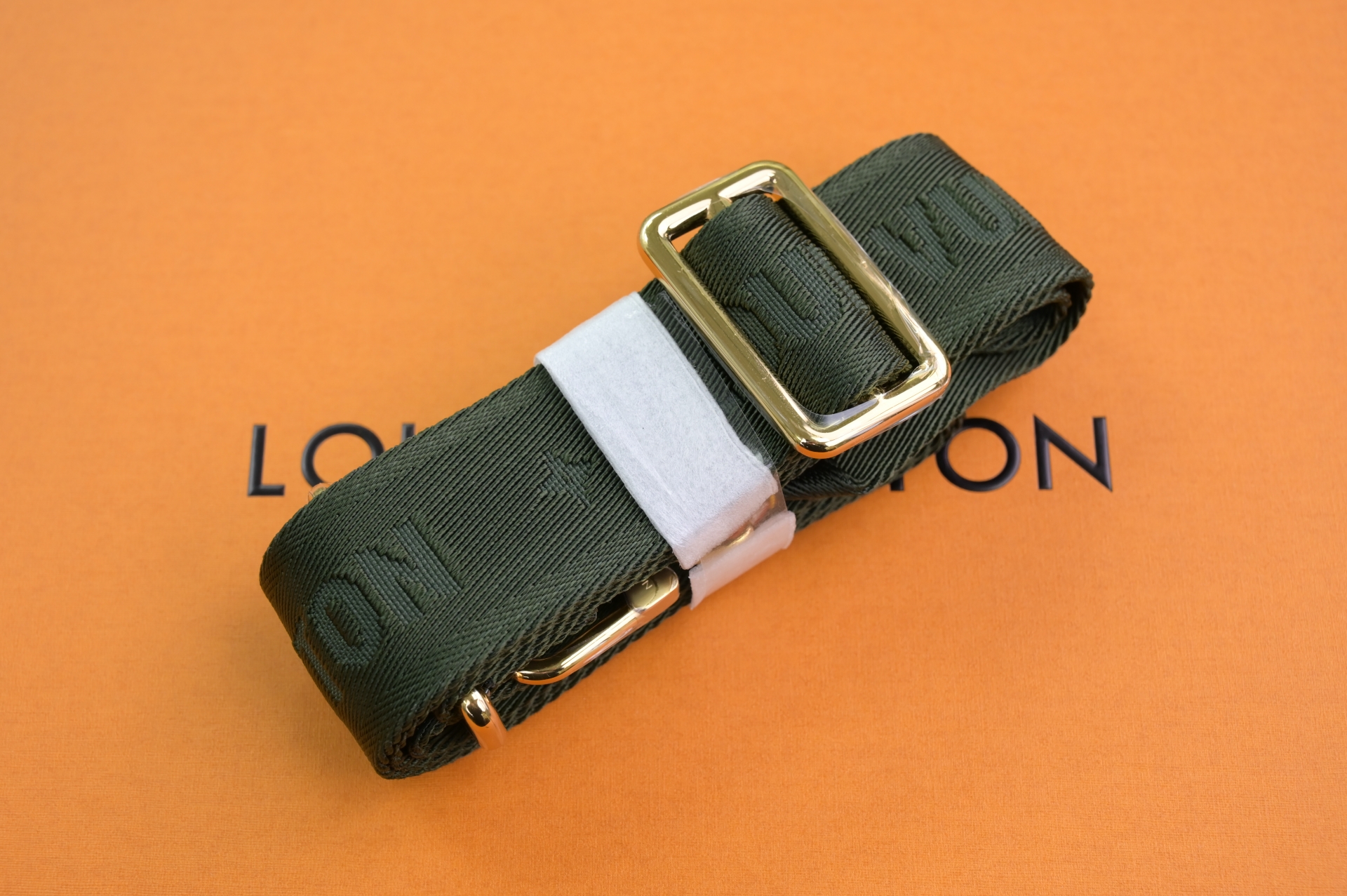 LOUIS VUITTON - finekick.vip