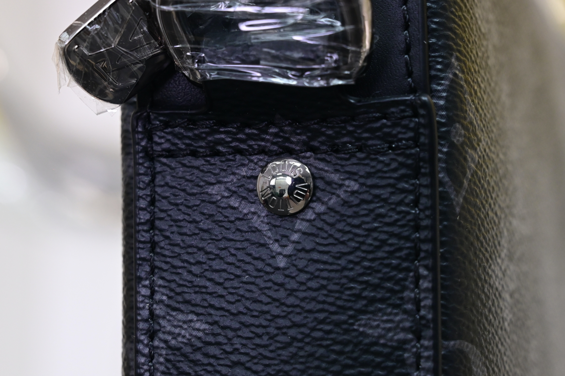 LOUIS VUITTON - finekick.vip