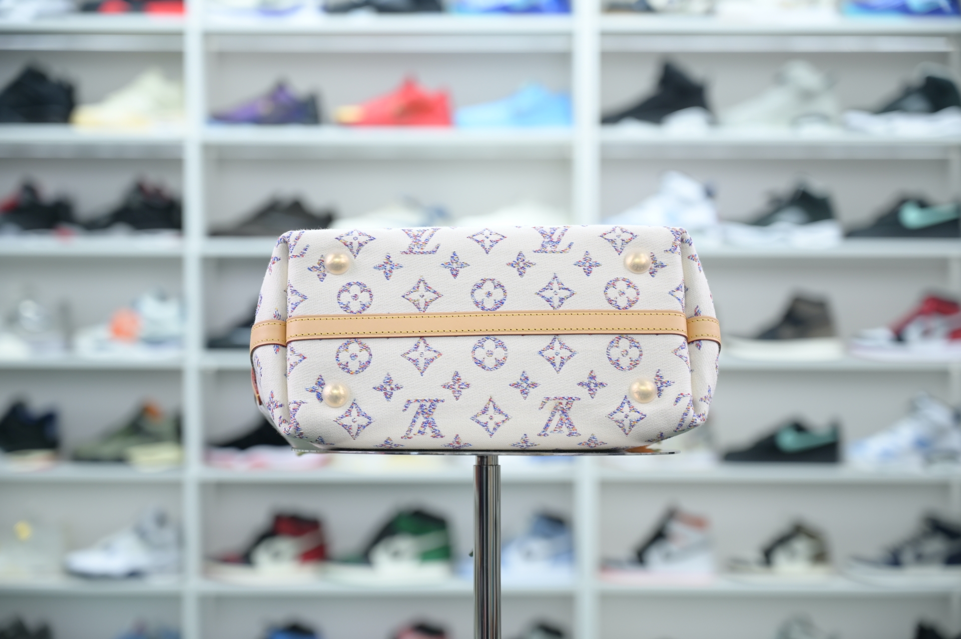 LOUIS VUITTON - finekick.vip