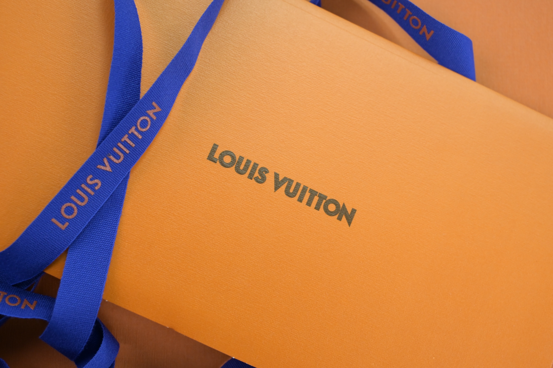 LOUIS VUITTON - finekick.vip