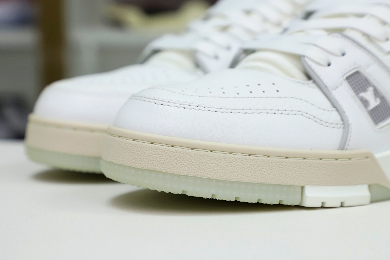 L/V  Trainer - finekick.vip