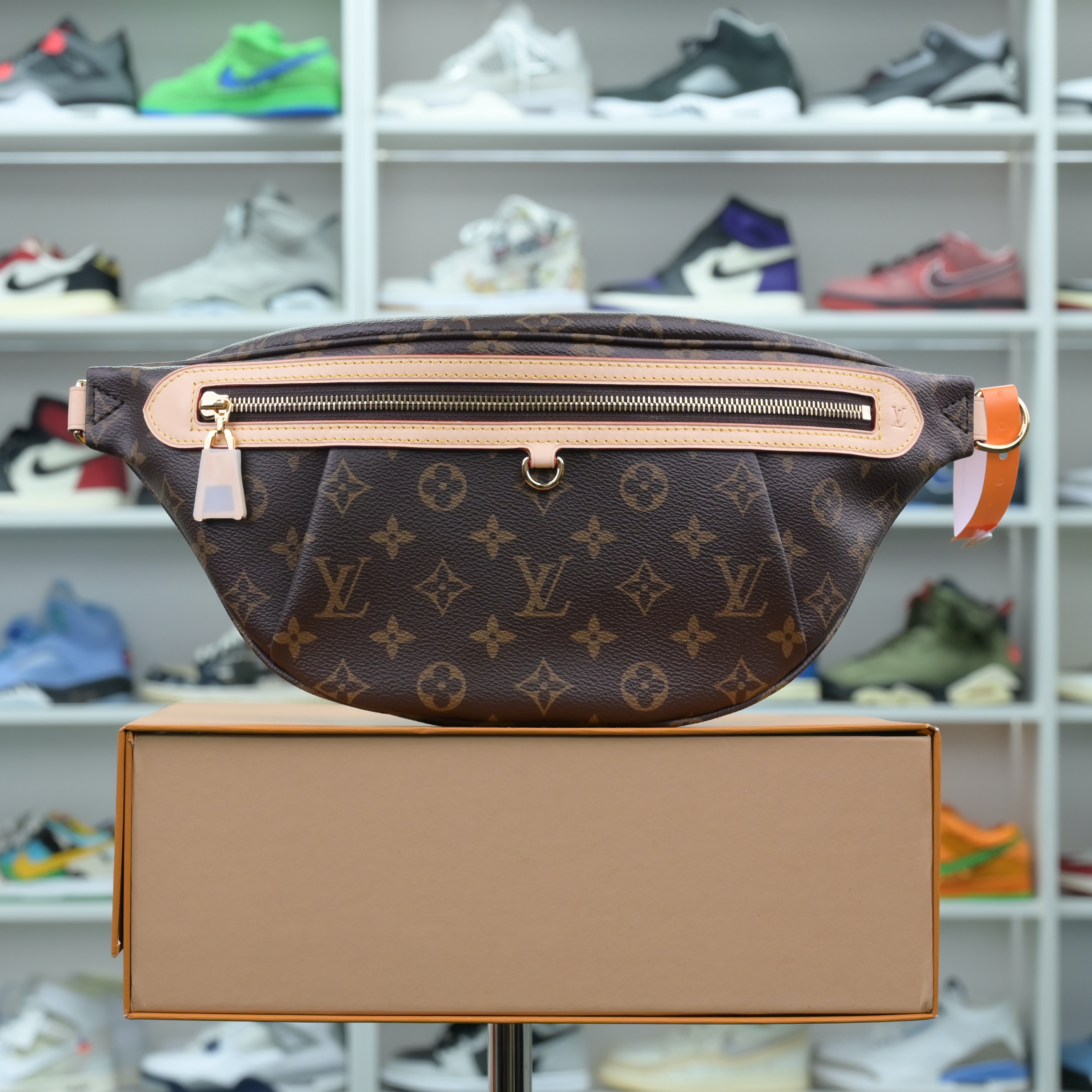 LOUIS VUITTON - finekick.vip