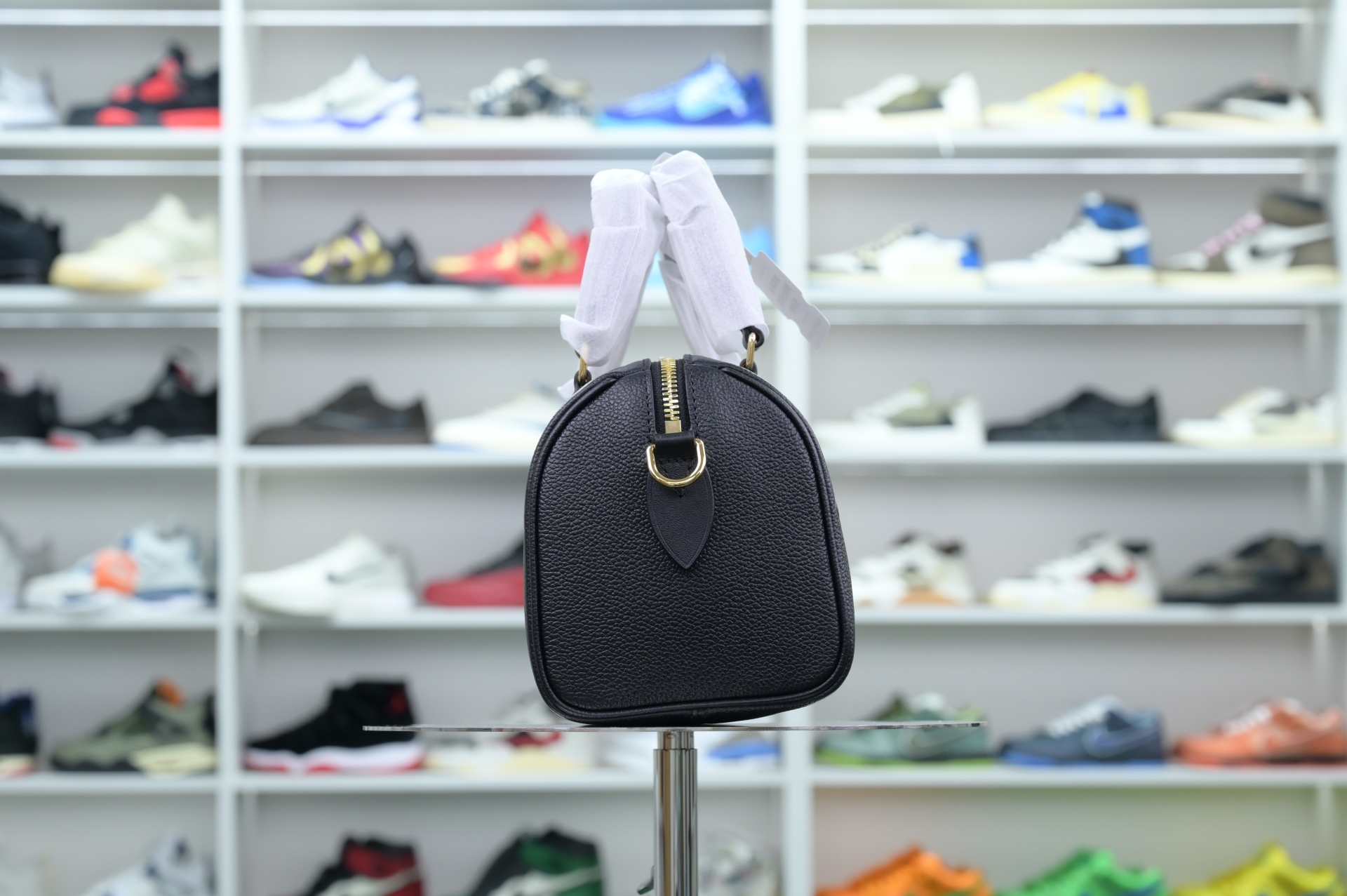 LOUIS VUITTON - finekick.vip
