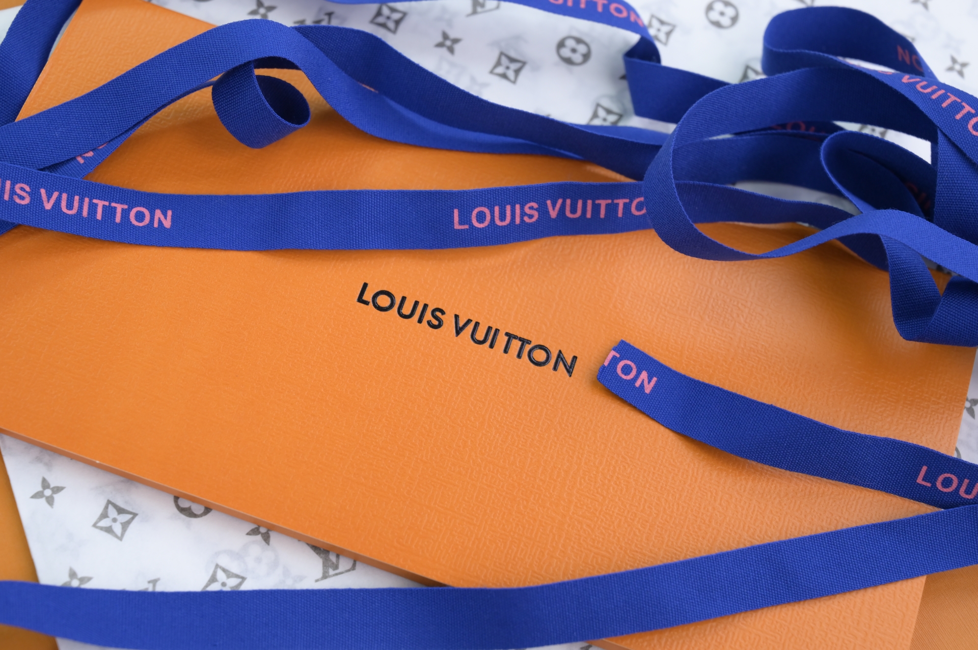 LOUIS VUITTON - finekick.vip
