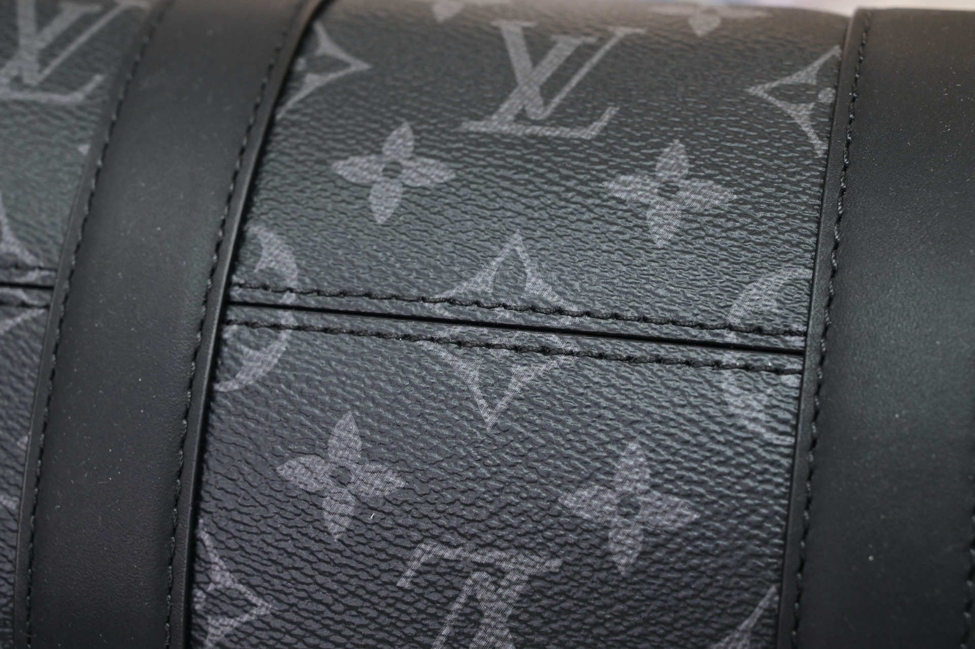 LOUIS VUITTON - finekick.vip
