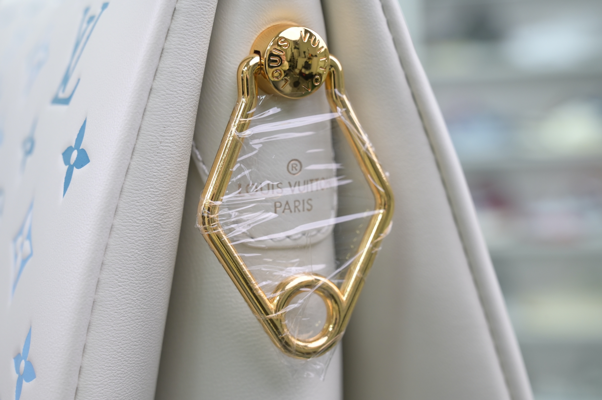 LOUIS VUITTON - finekick.vip