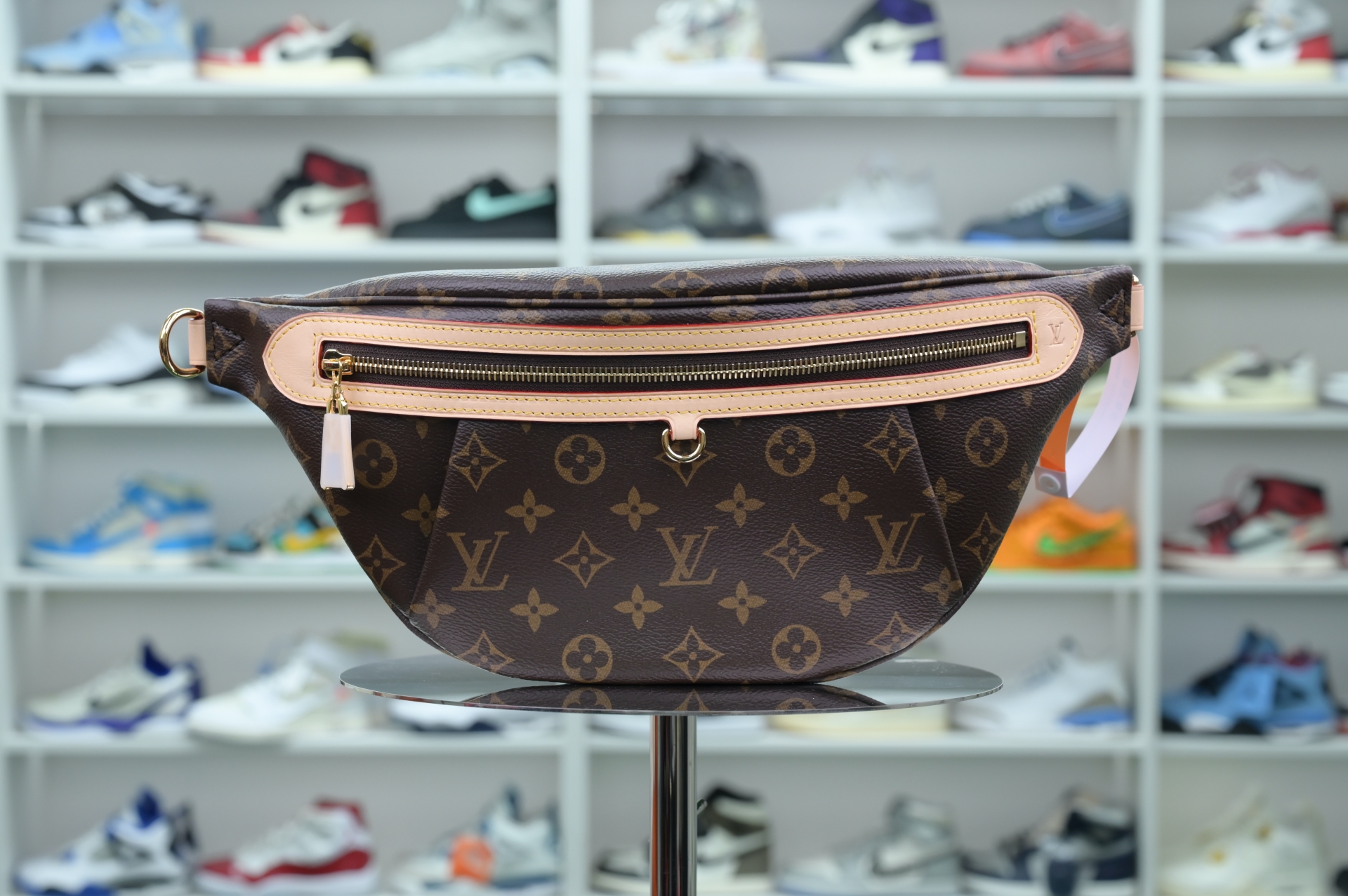 LOUIS VUITTON - finekick.vip