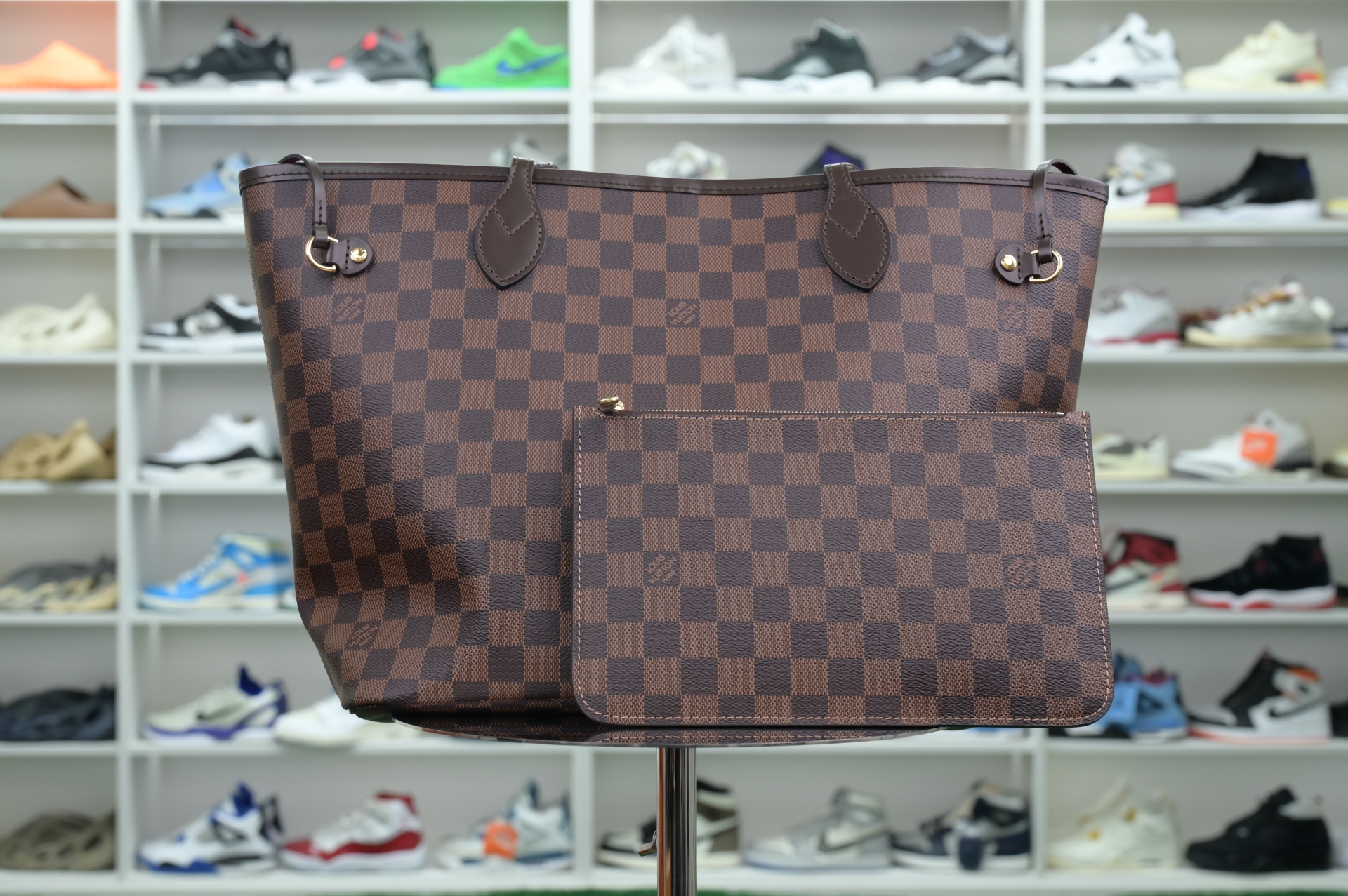 LOUIS VUITTON - finekick.vip