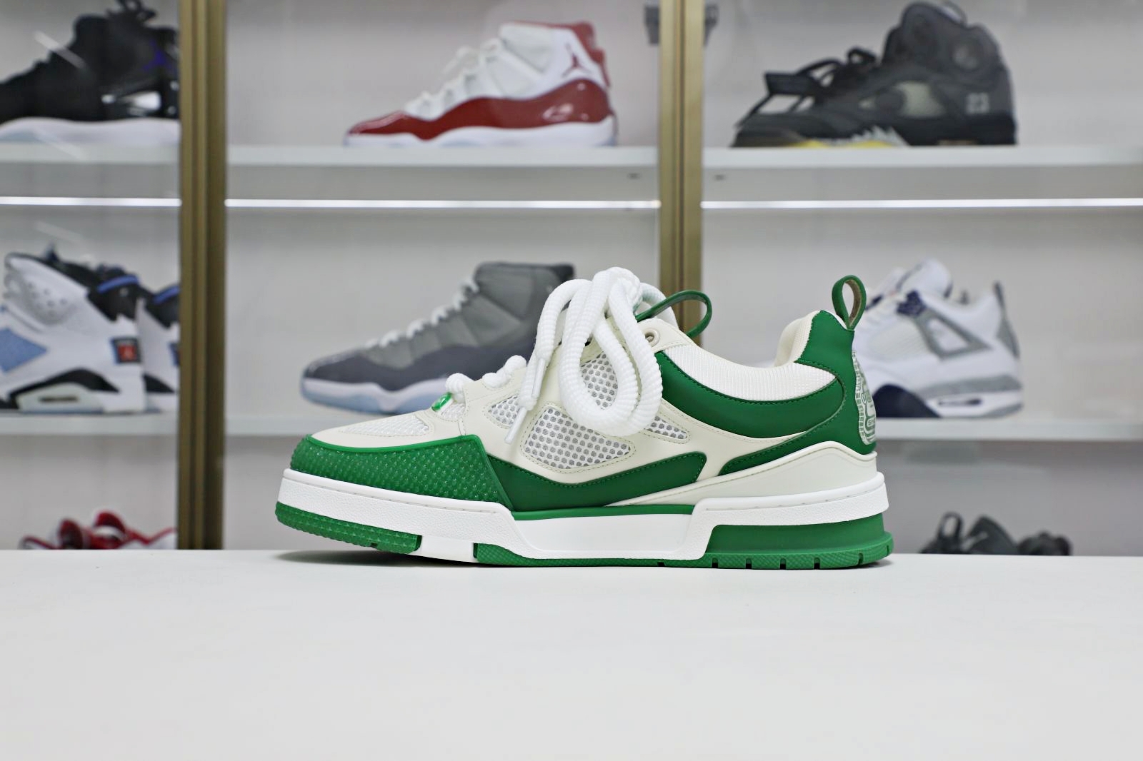 L/V  Trainer - finekick.vip