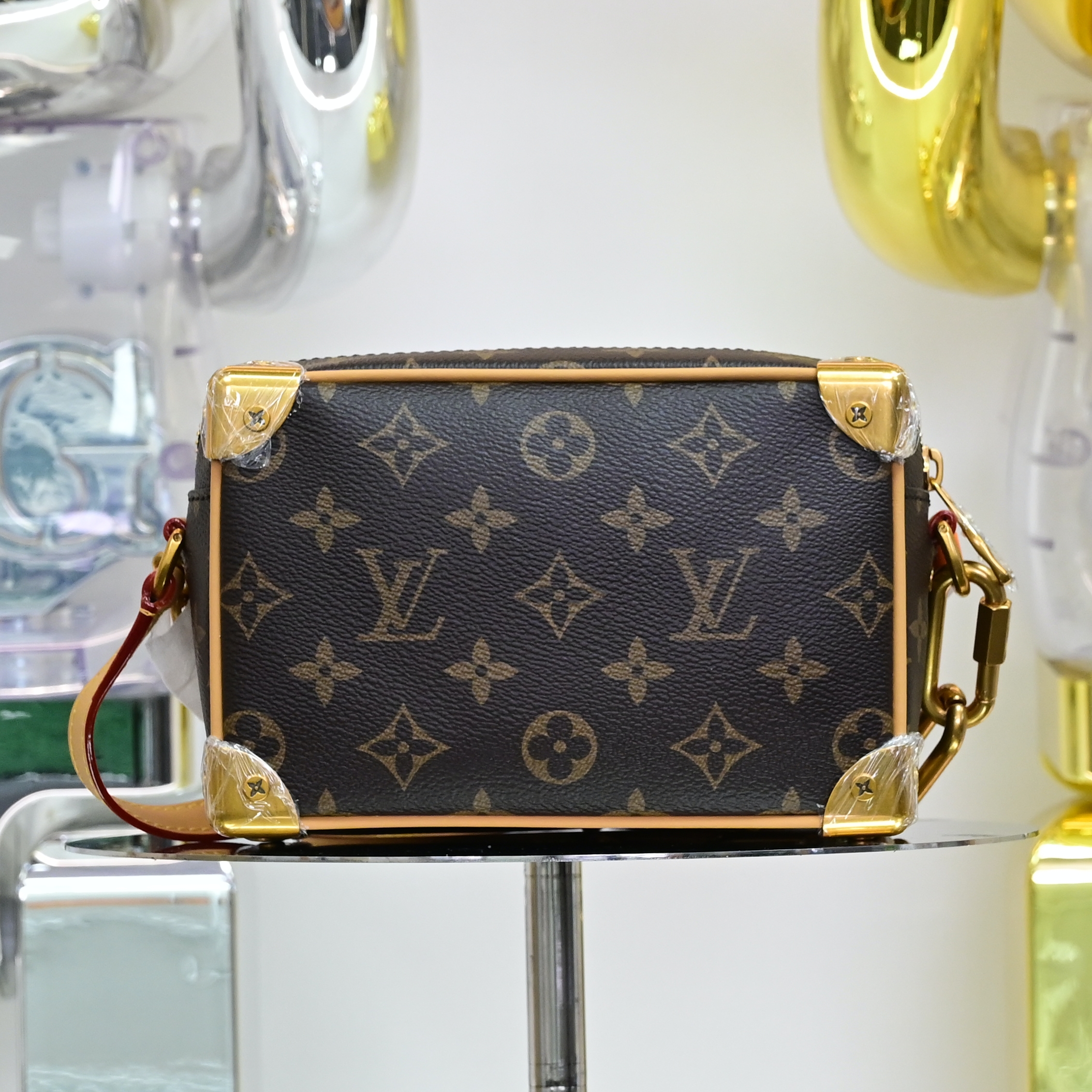 LOUIS VUITTON - finekick.vip
