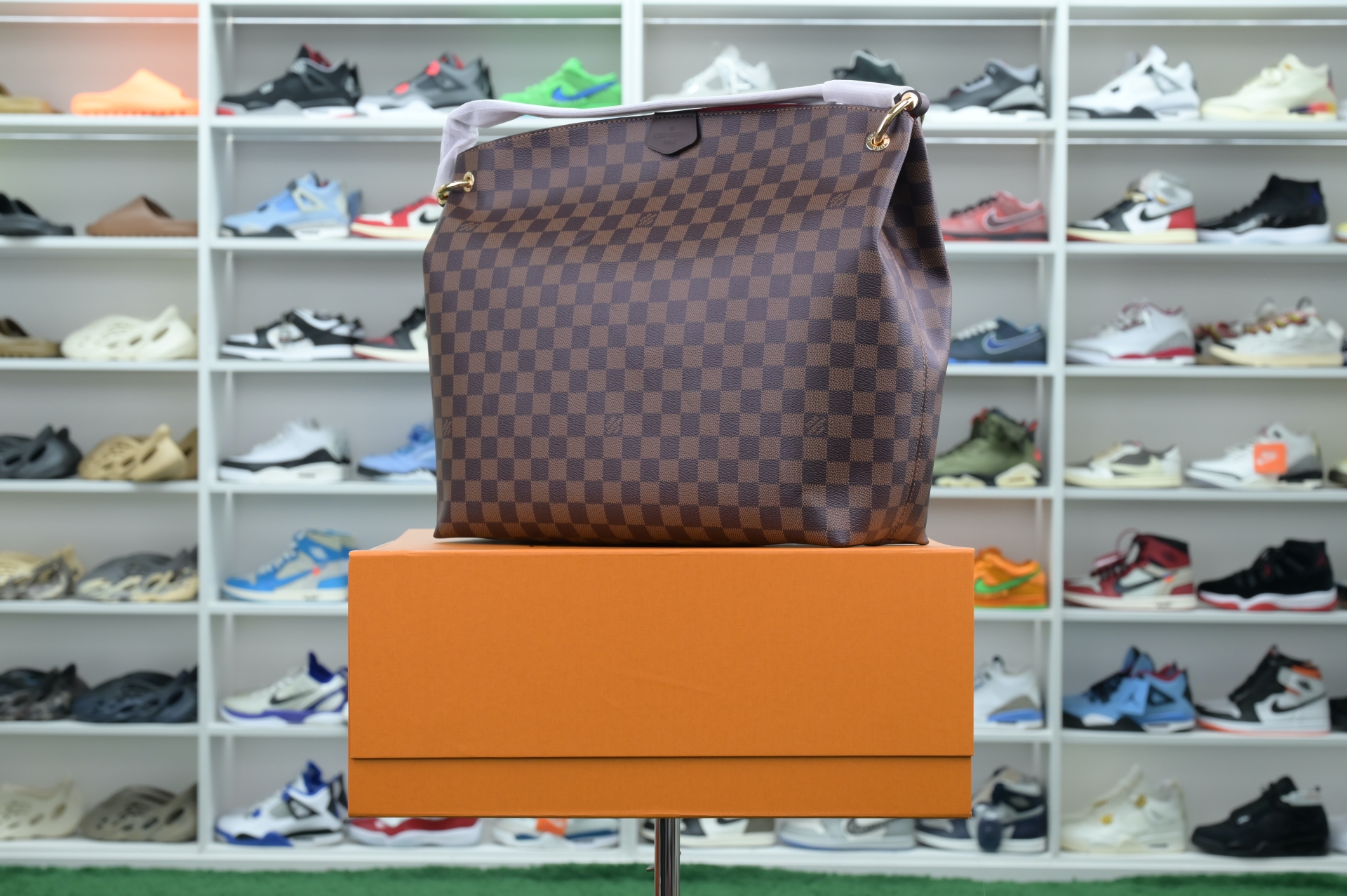 LOUIS VUITTON - finekick.vip