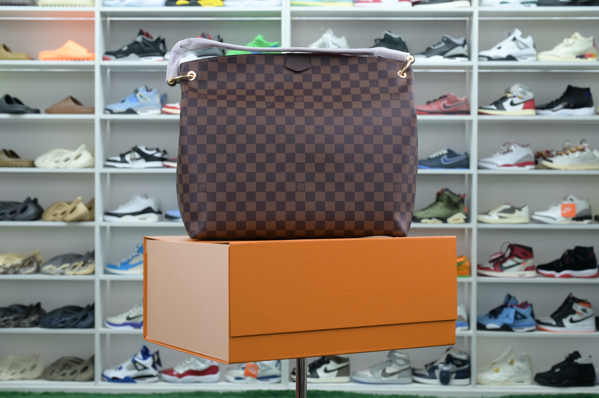 LOUIS VUITTON - finekick.vip