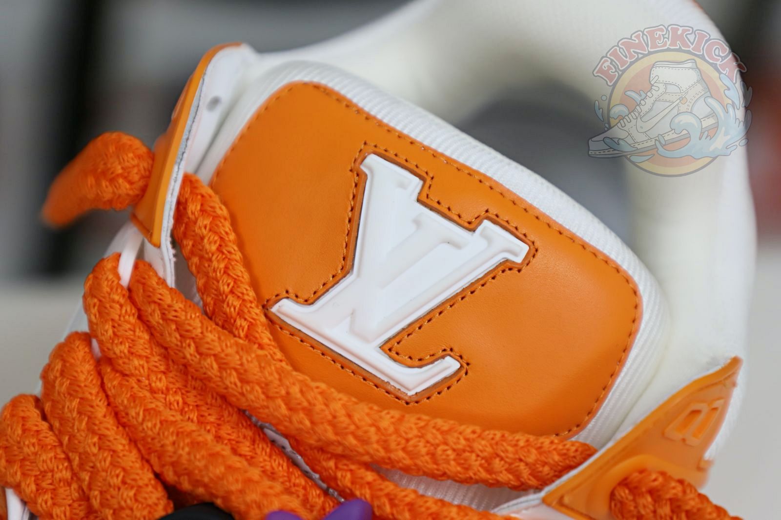 L/V  Trainer - finekick.vip