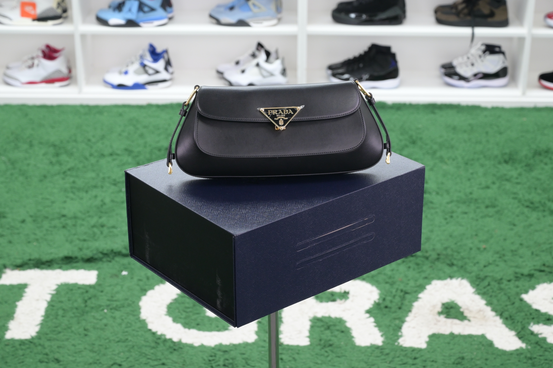 PRADA - finekick.vip
